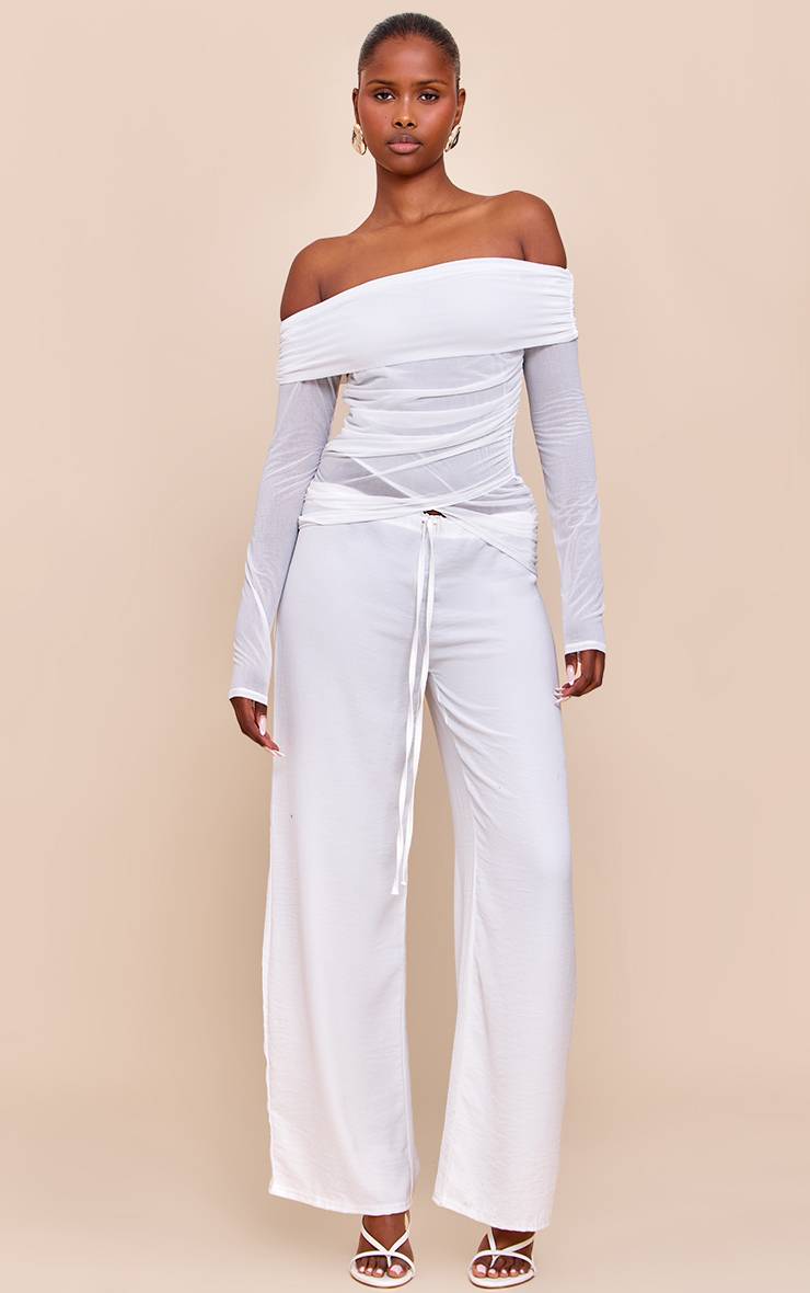 Crème Top À Manches Longues En Mousseline Stretch Avec Détail Bardot Froncé