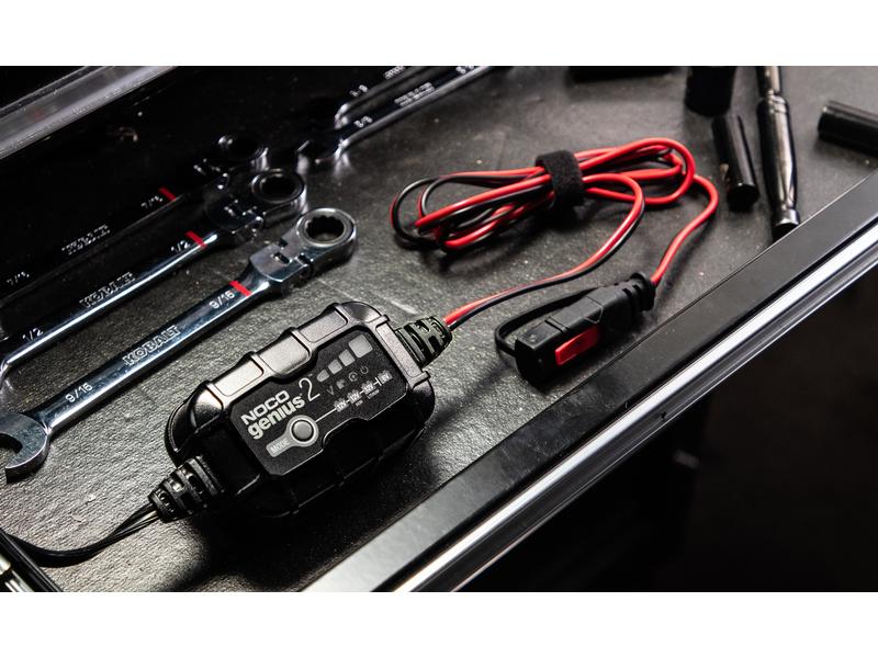 Noco Batterieladegerät GENIUS2EU 6-12 V, 2 A Ladegerät für 6 bis12 V Autobatterien