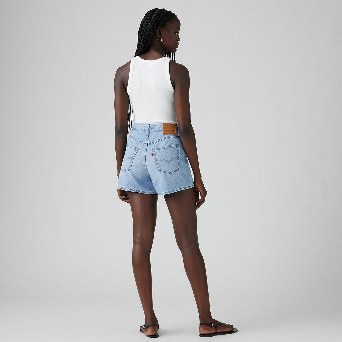 LEVI'S<br>Mãe baixinha dos anos 80