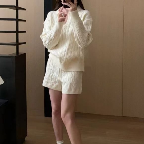 Angel Shine - Set: Oversized kabelgebreide polotrui + gebreide shorts in 5 kleuren