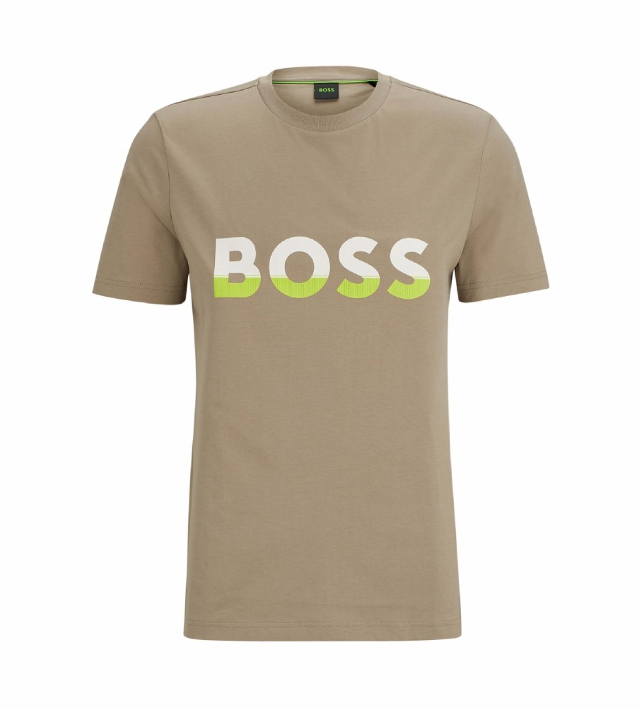 Camiseta marrom com o logotipo da BOSS