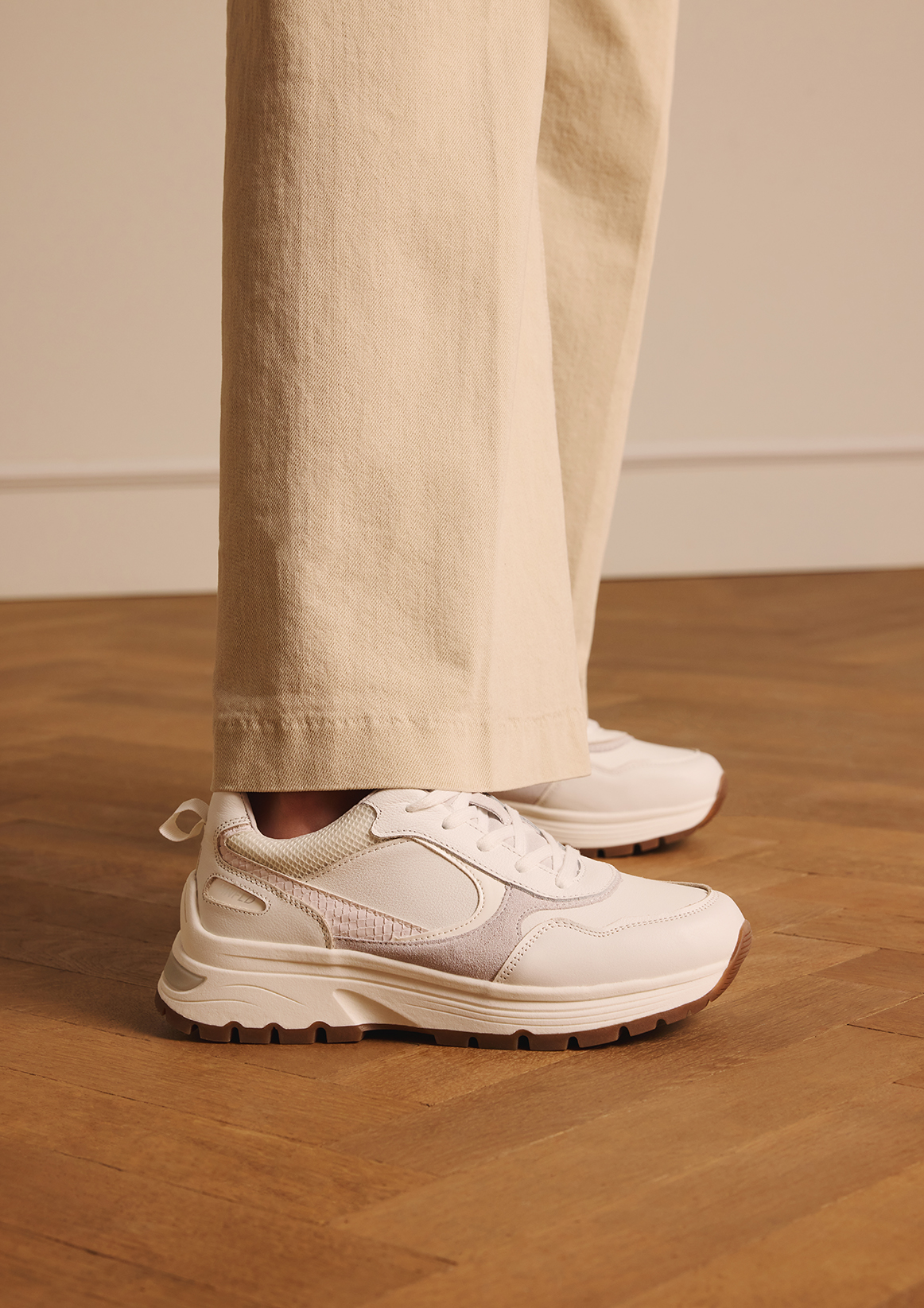 Witte leren sneakers