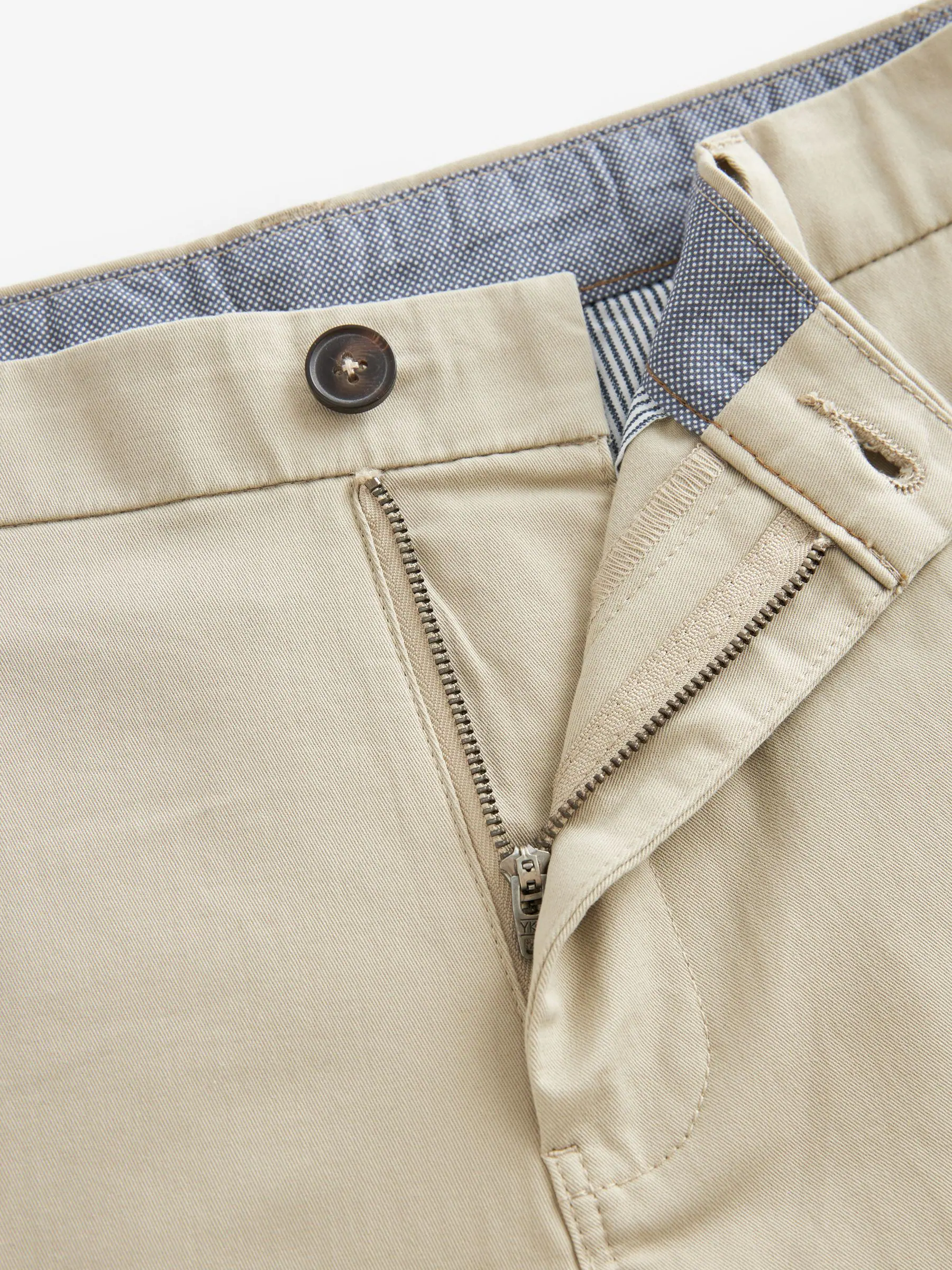 Pastelgeel - Straight fit - Chinoshort met stretch