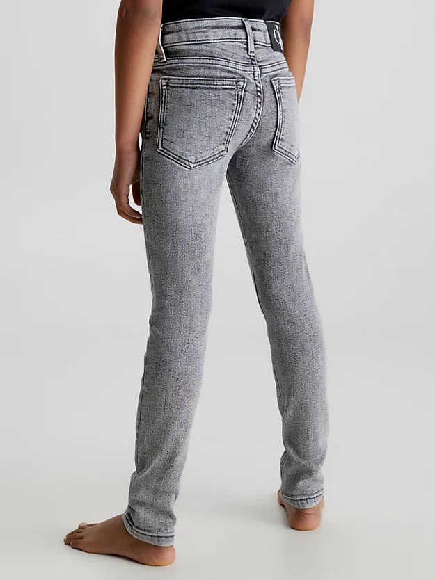 Calça jeans skinny de cintura média