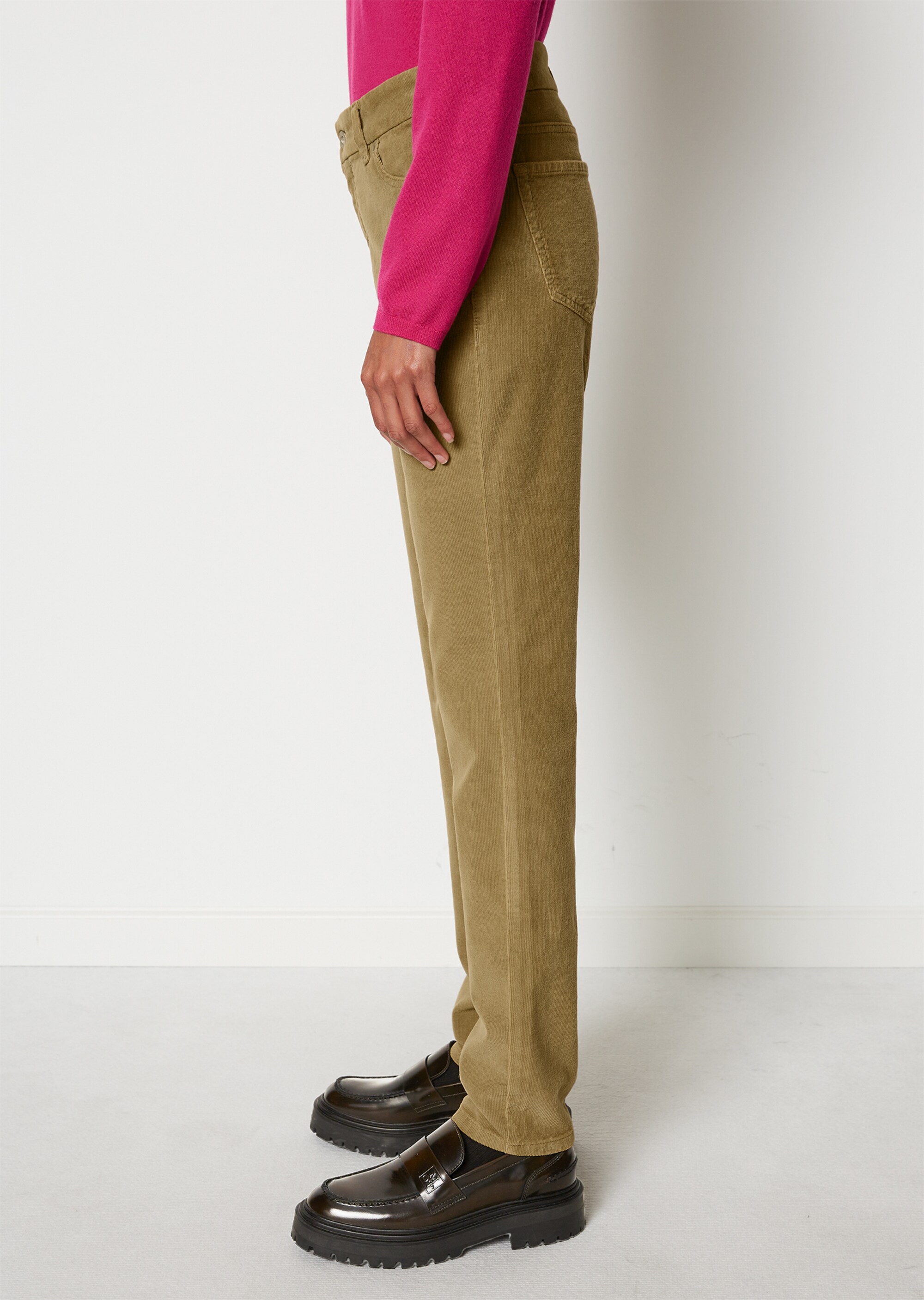 Cordhose Modell ALBY slim aus Organic Cotton-Stretch