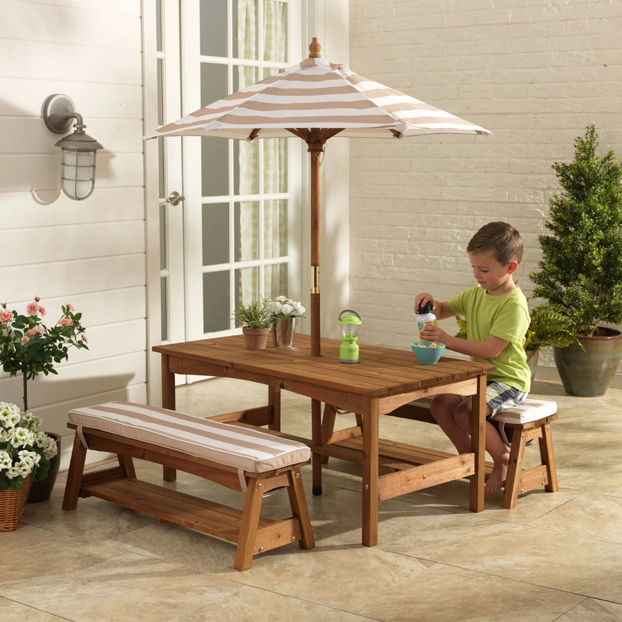 Kidkraft® Kinder Gartengarnitur mit Bänken, Kissen und Sonnenschirm, beige