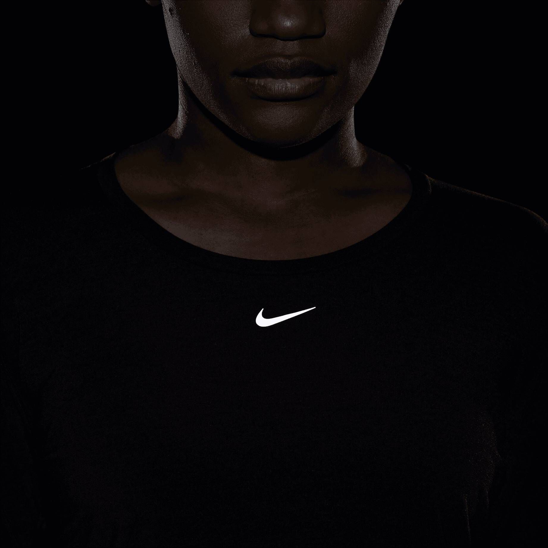 Nike| Damen Tennisshirt NIKE DRI-FIT UV ONE LUXE