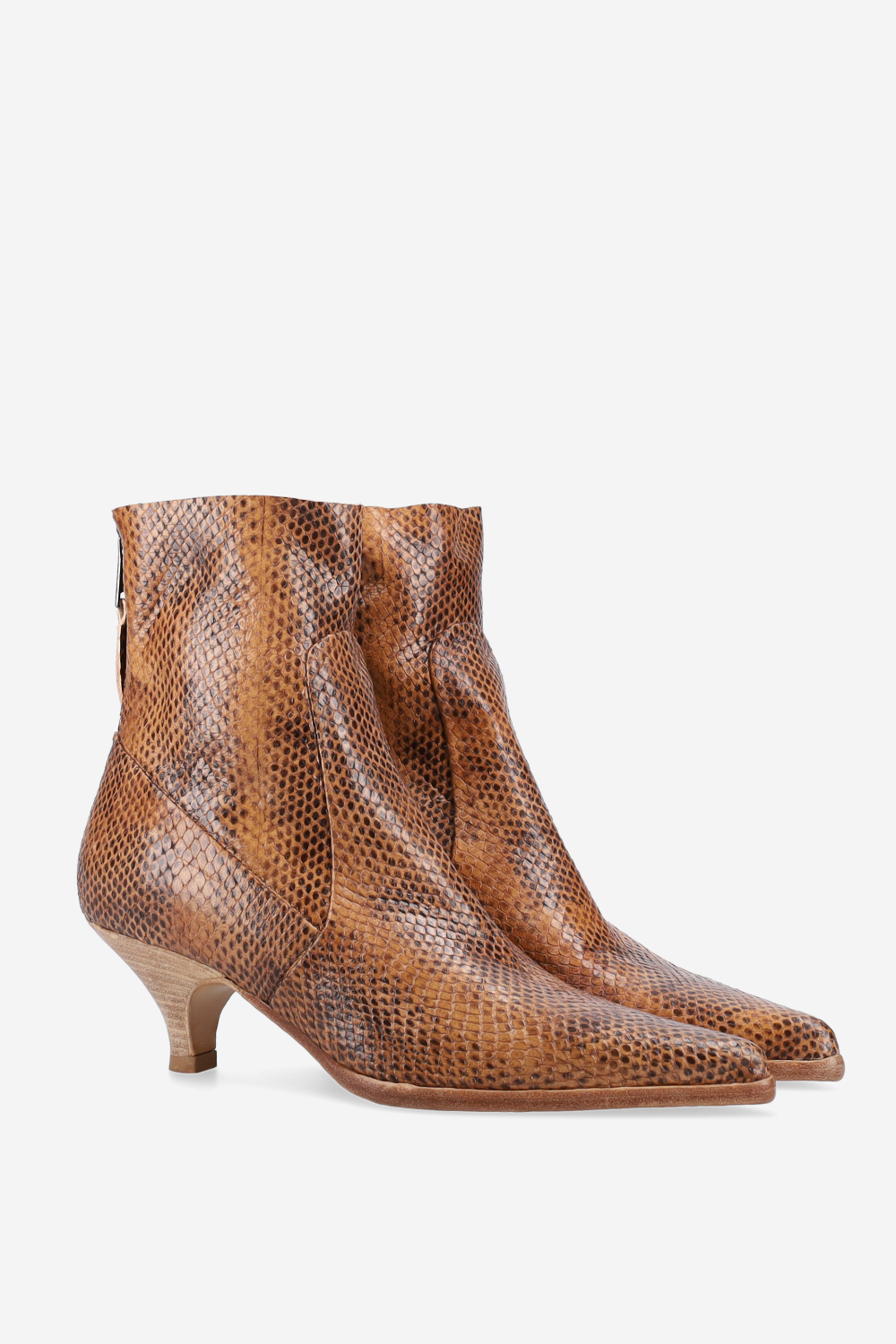 Pointed-toe leather ankle boots