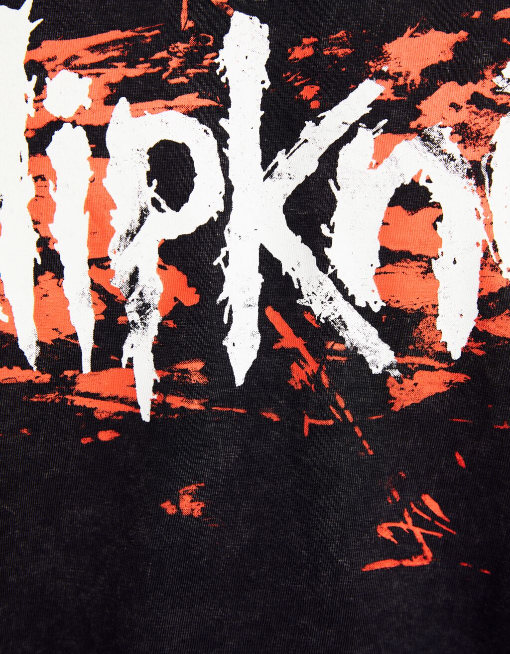 Camiseta Slipknot com estampa, mangas curtas e modelagem quadrada.