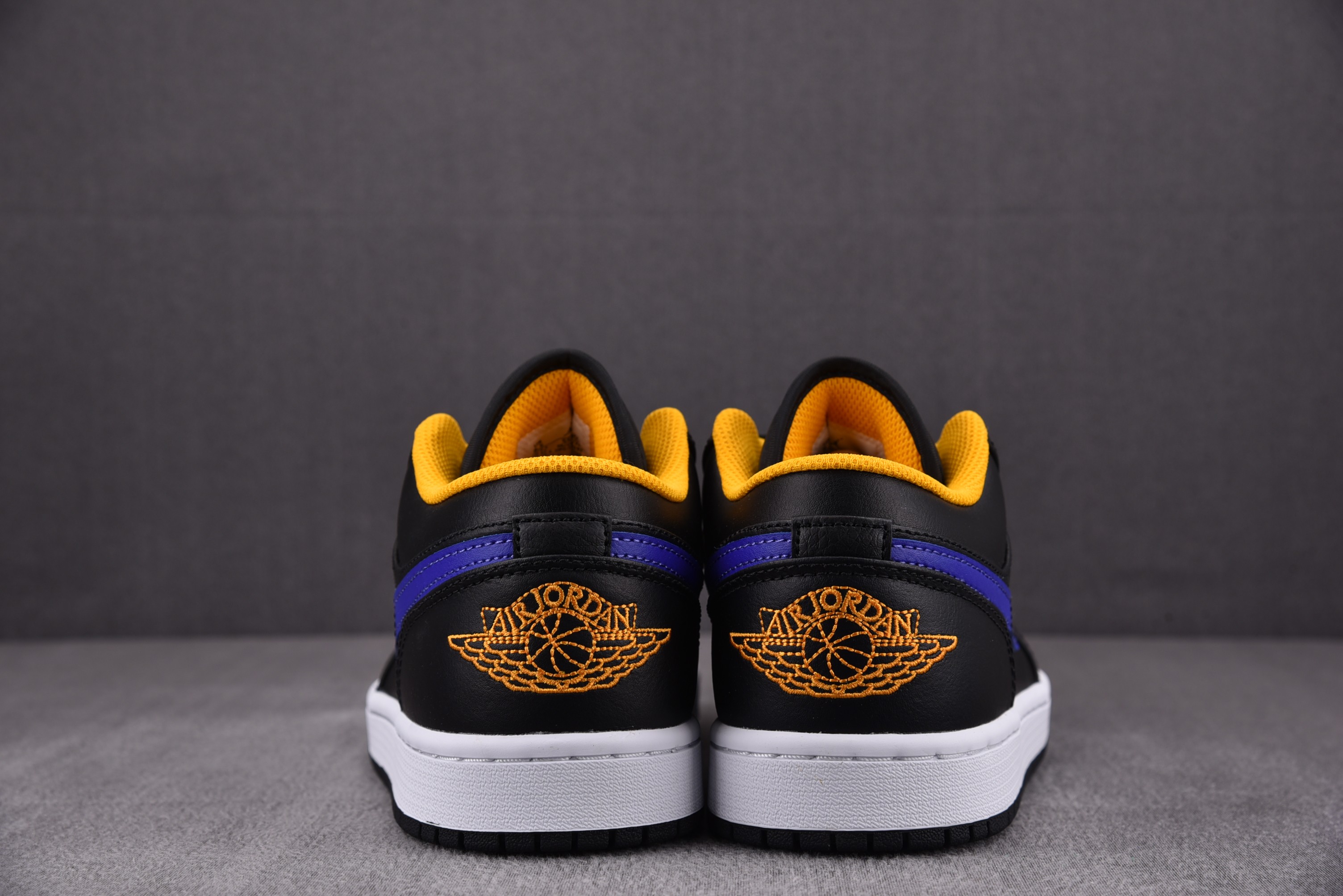 Jordan 1 Low Dark Concord