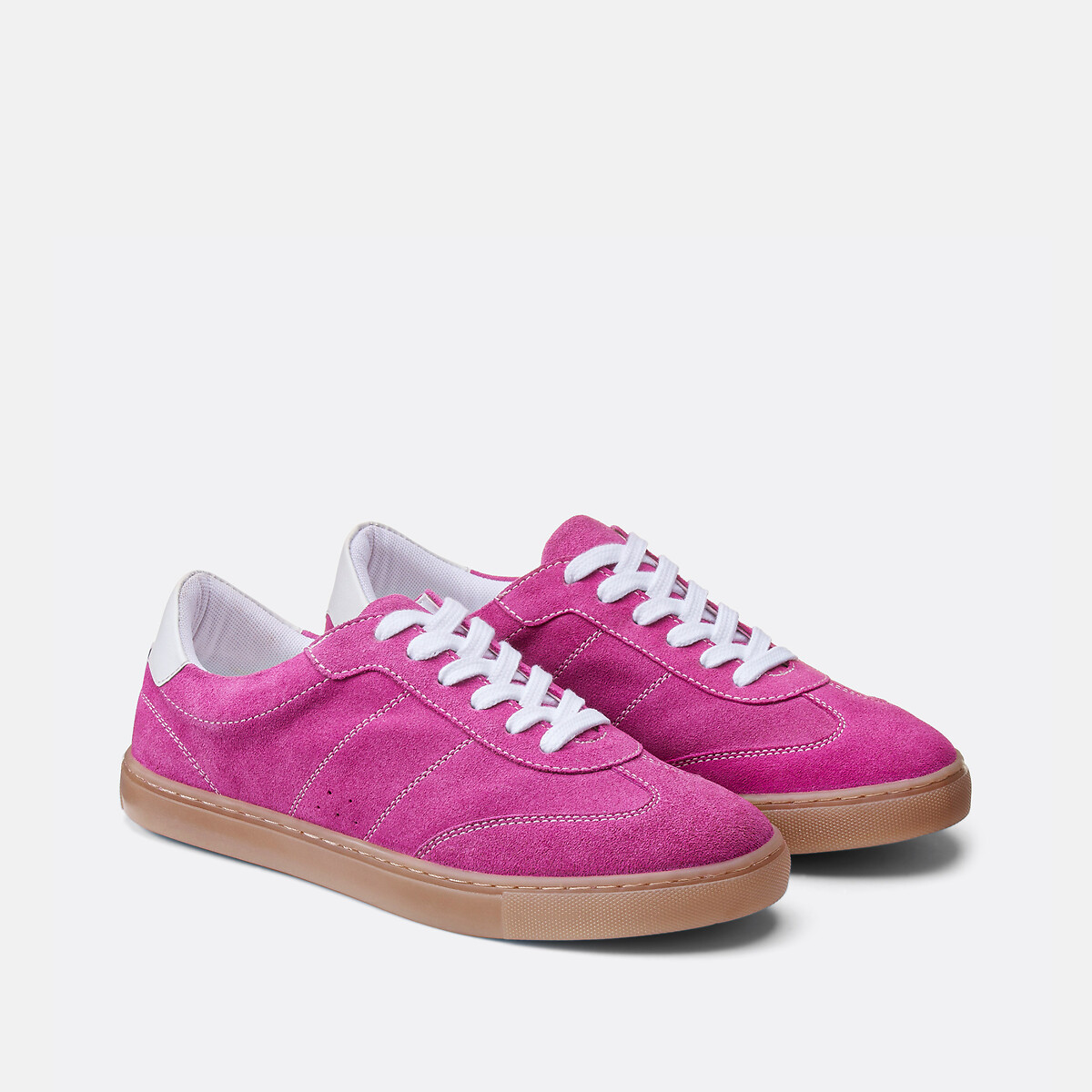 COLEÇÃO REDOUTE<br>Tênis de camurça, estilo retrô
