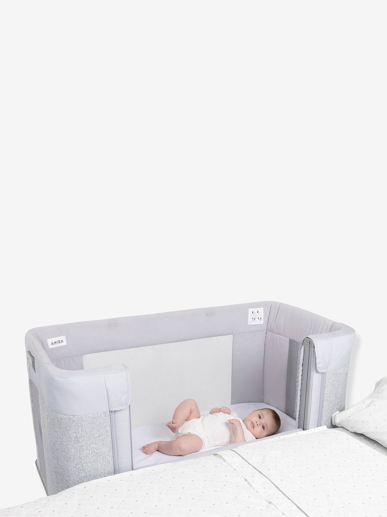 Berço conversível Chicco Next2Me Forever para dormir junto com a família, cinza