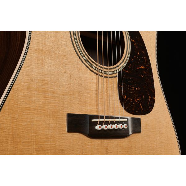 Martin Guitar D-28 Modern Deluxe