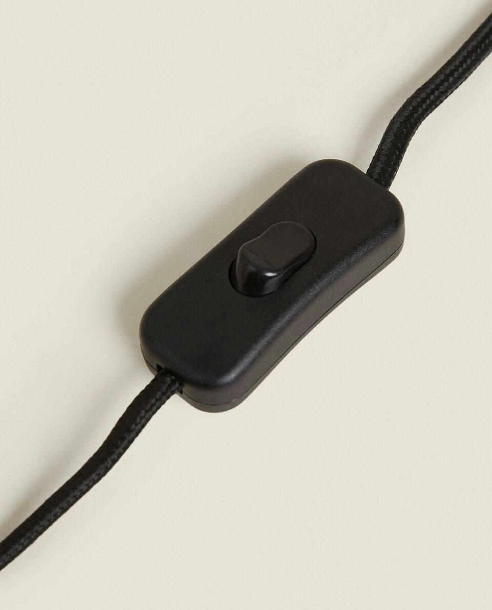 LUMINÁRIA DE METAL COM BORDADO ONDULADO