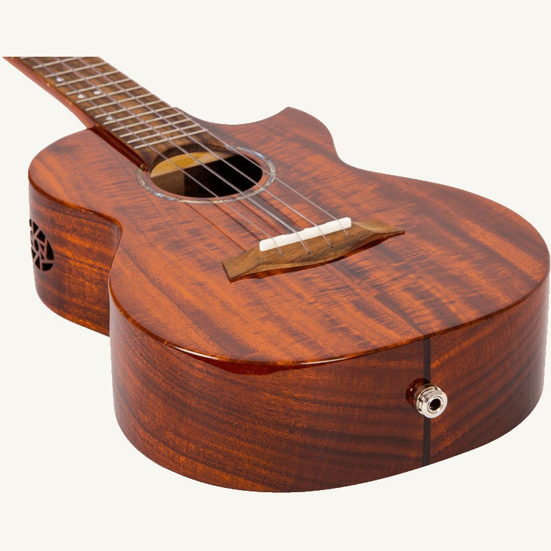 Flight Royal Series Mustang EQ-A Tenor elektrisch-akoestische tenor ukelele met gigbag
