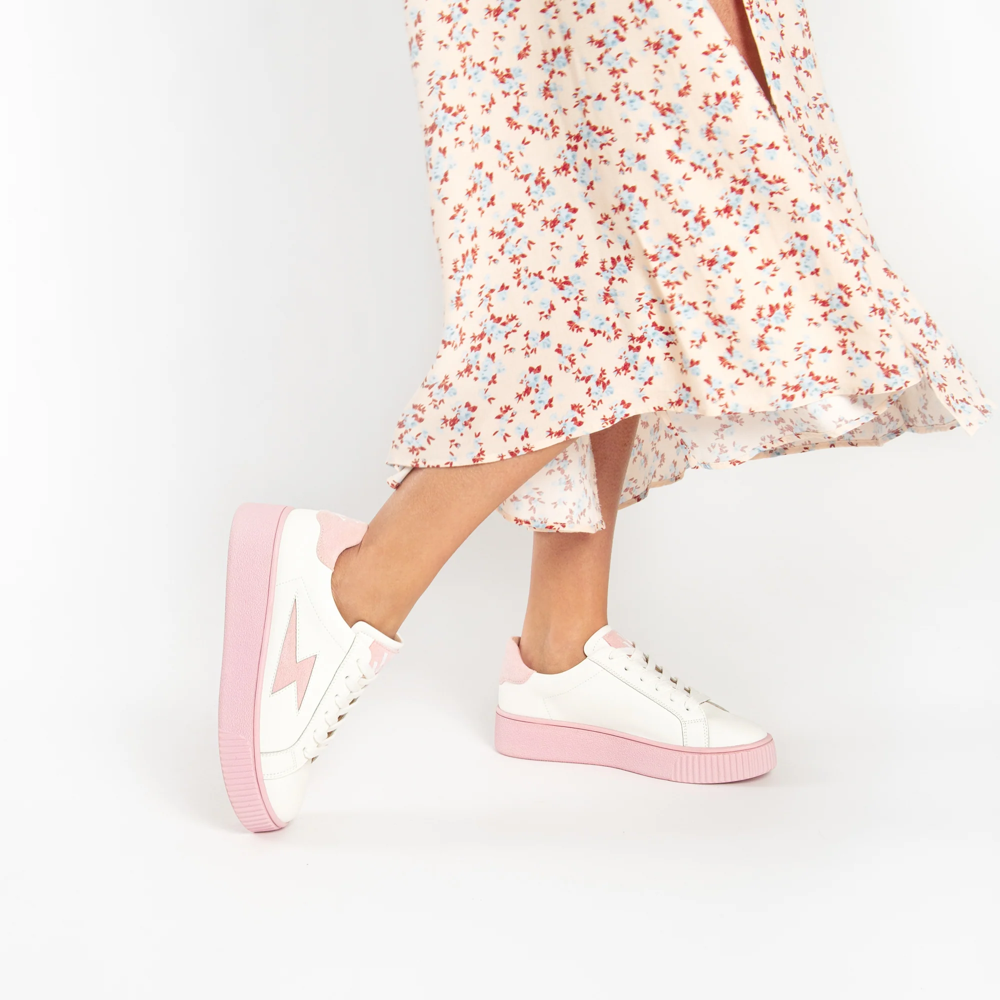Sneakers-Baskets éclair Melany blanches à semelle rose