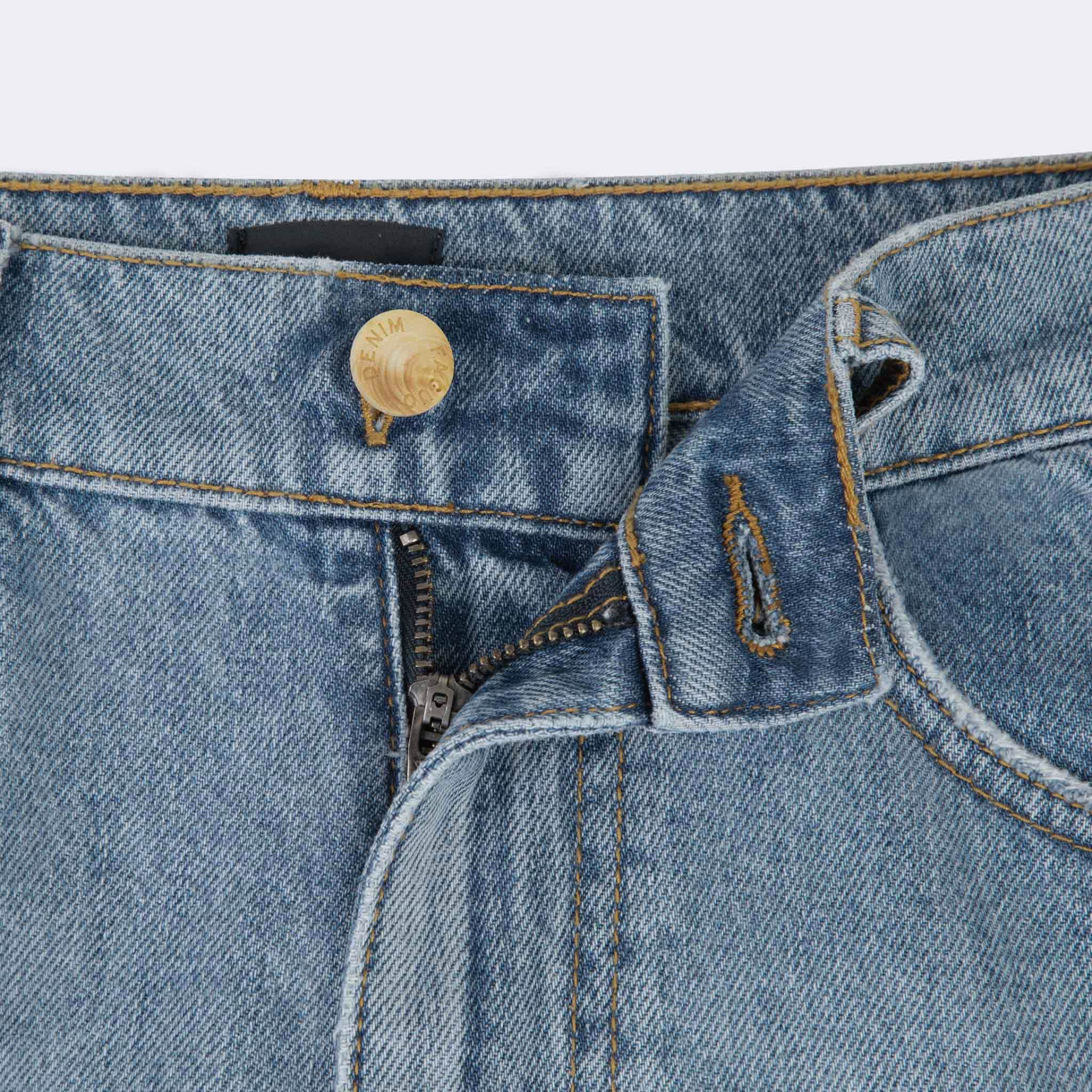 Jean light denim coupe straight végan en coton et coton recyclé - modèle Straight denim