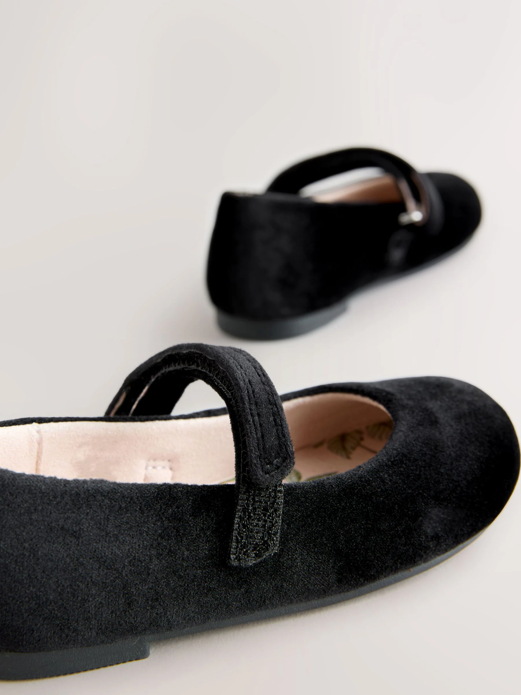 Zwart velours - Mary Jane gelegenheidsschoenen met klittenbandsluiting