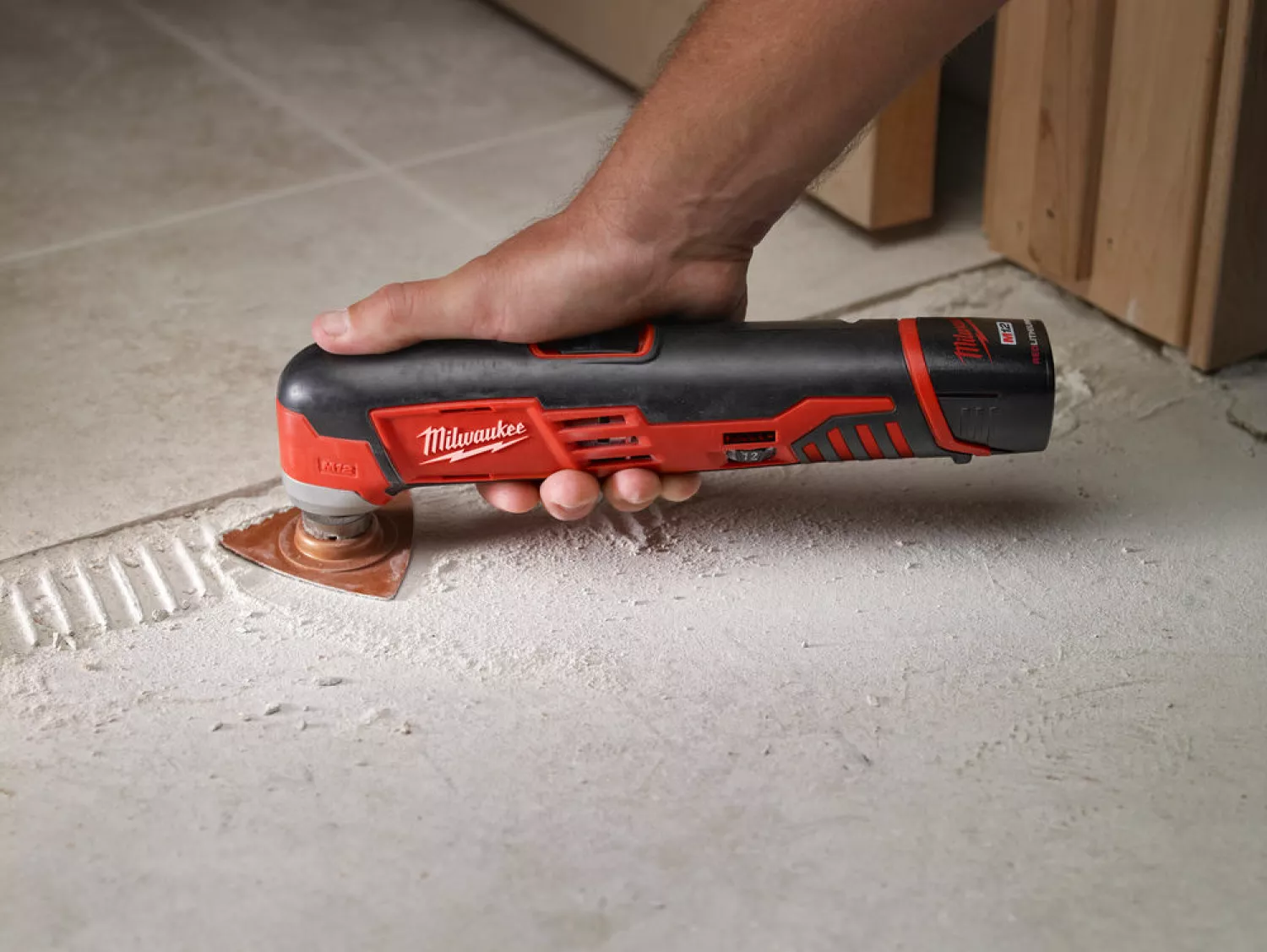 Milwaukee C12 MT-0 12V Li-Ion Accu multitool body   8 delige accessoireset - variabel