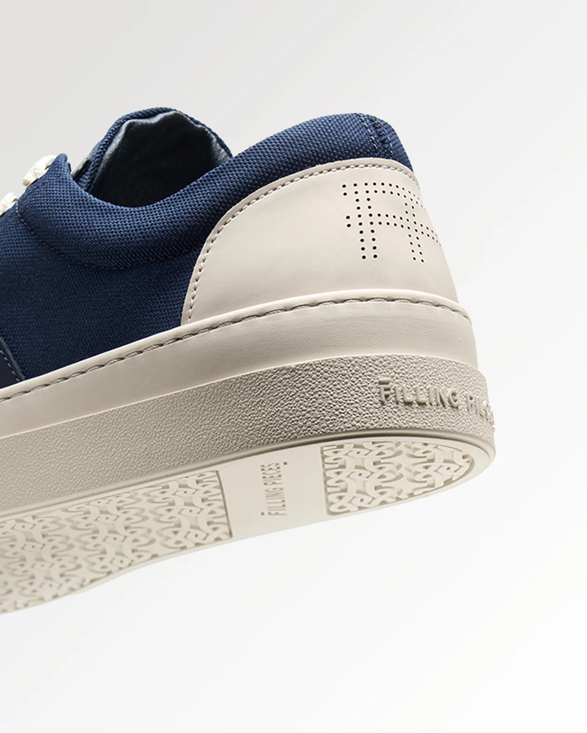 Riviera Low Navy