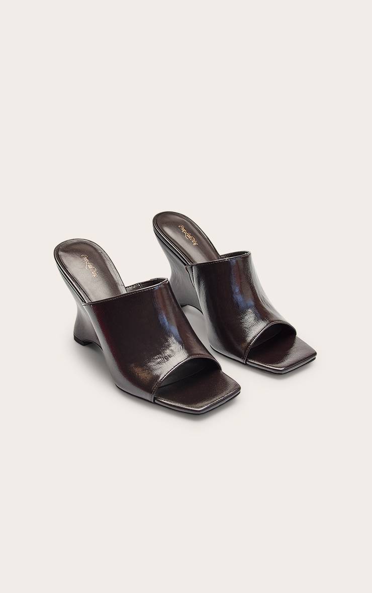Chocolat Mules À Bout Carré En Synthétiquecuir Froissé À Talons Compensés Courbés