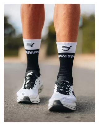Chaussettes Compressport Mid Compression Socks V2.0 Noir/Blanc