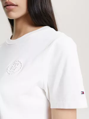 Camiseta moderna com bordado de monograma TH