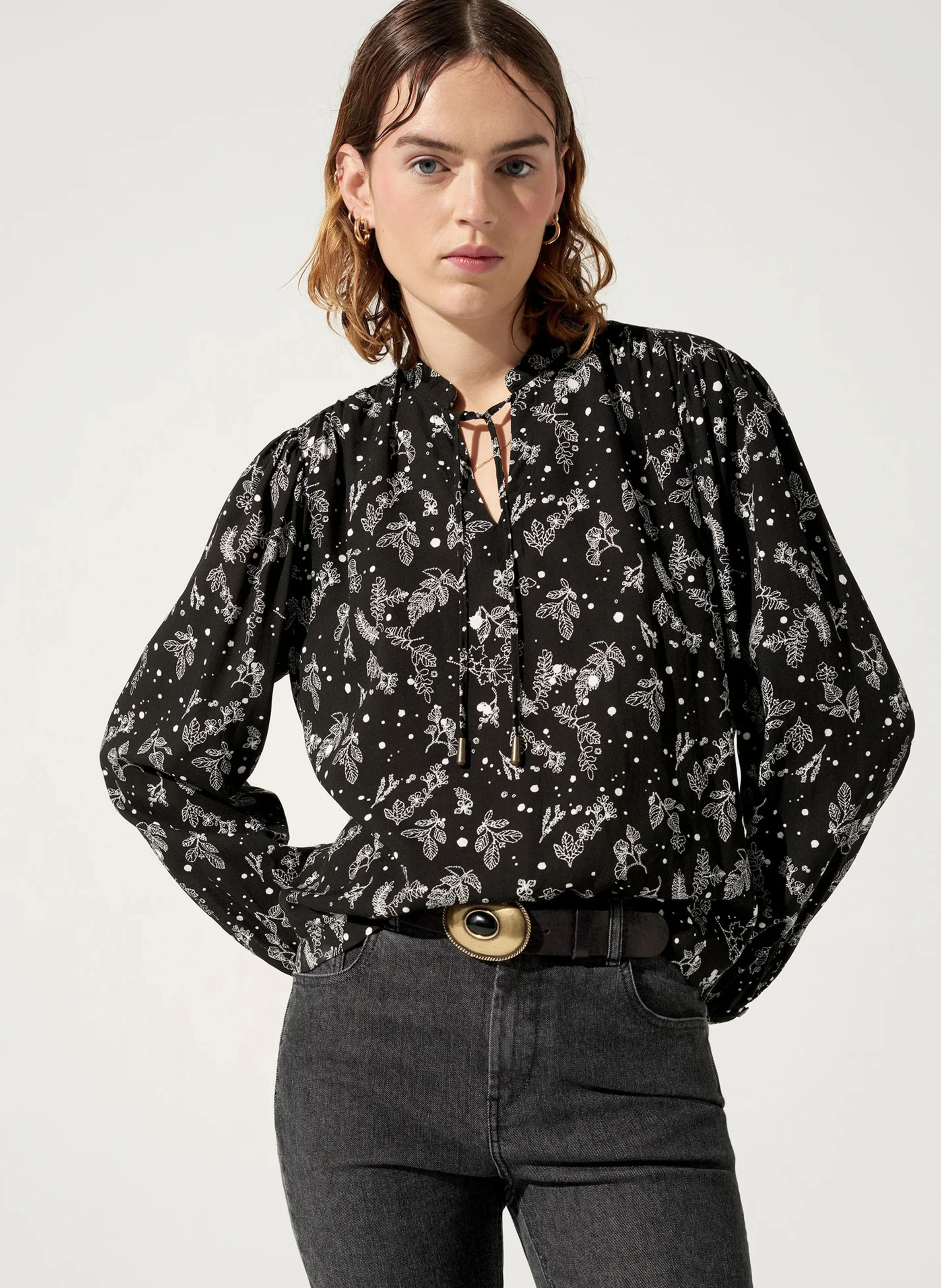 THELMA - Blouse droite à col V | Noir