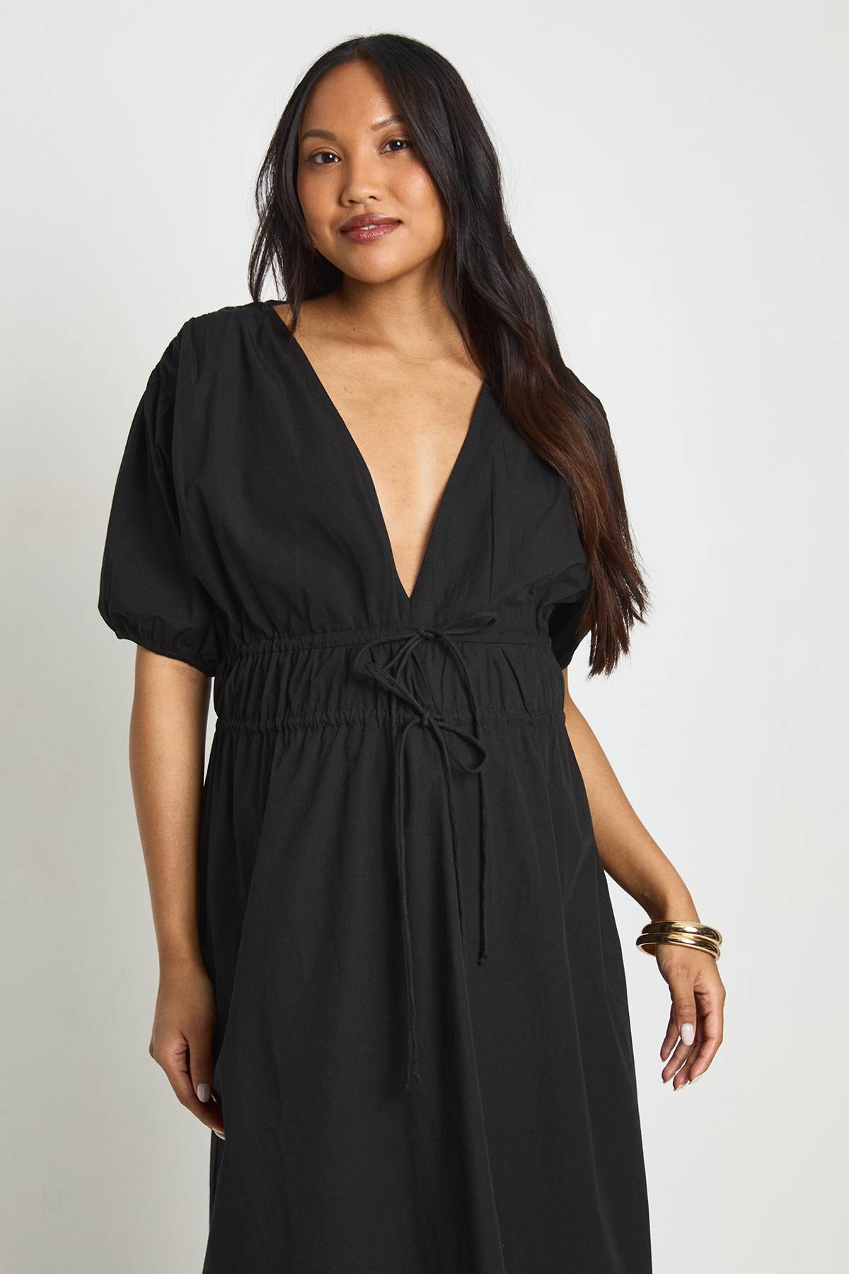 boohoo Robe Longue De Maternité Froncée Avec Lien Noué Devant