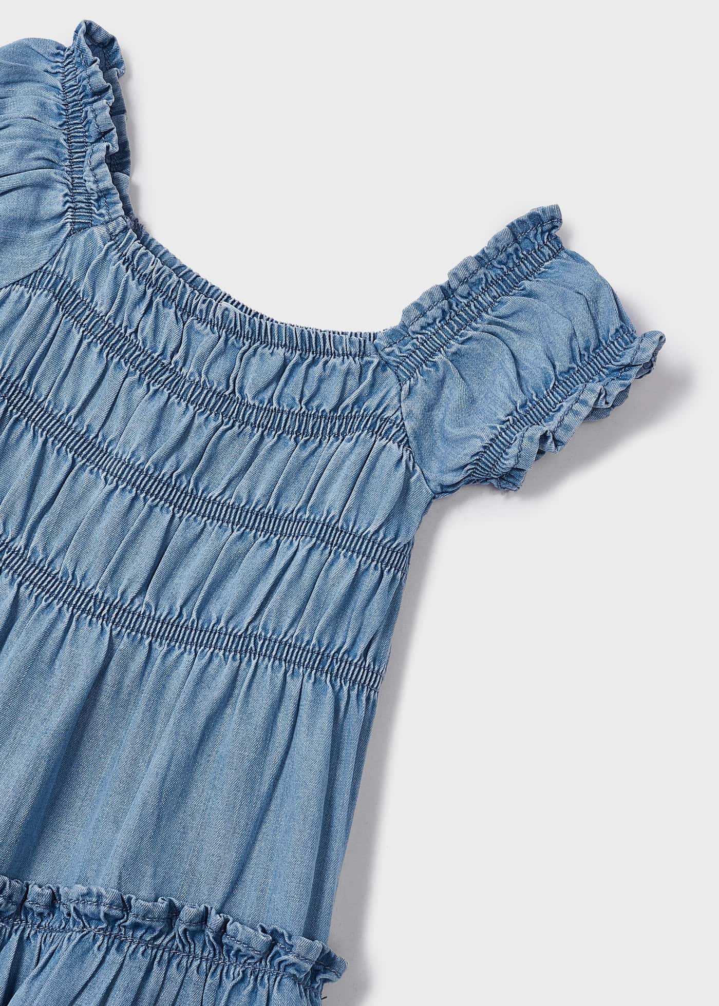 Vestido fluido infantil confeccionado em TENCEL™ Lyocell