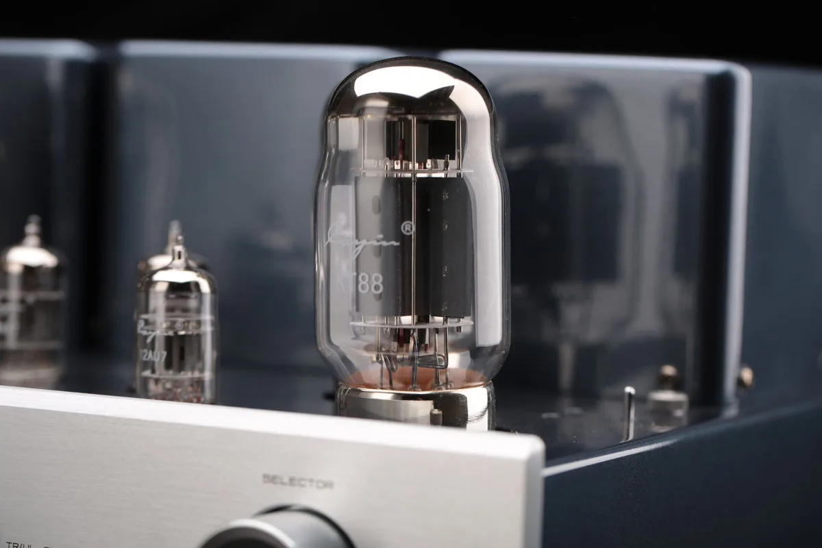 Cayin CS-55A KT88 Silver Amplis à tubes
