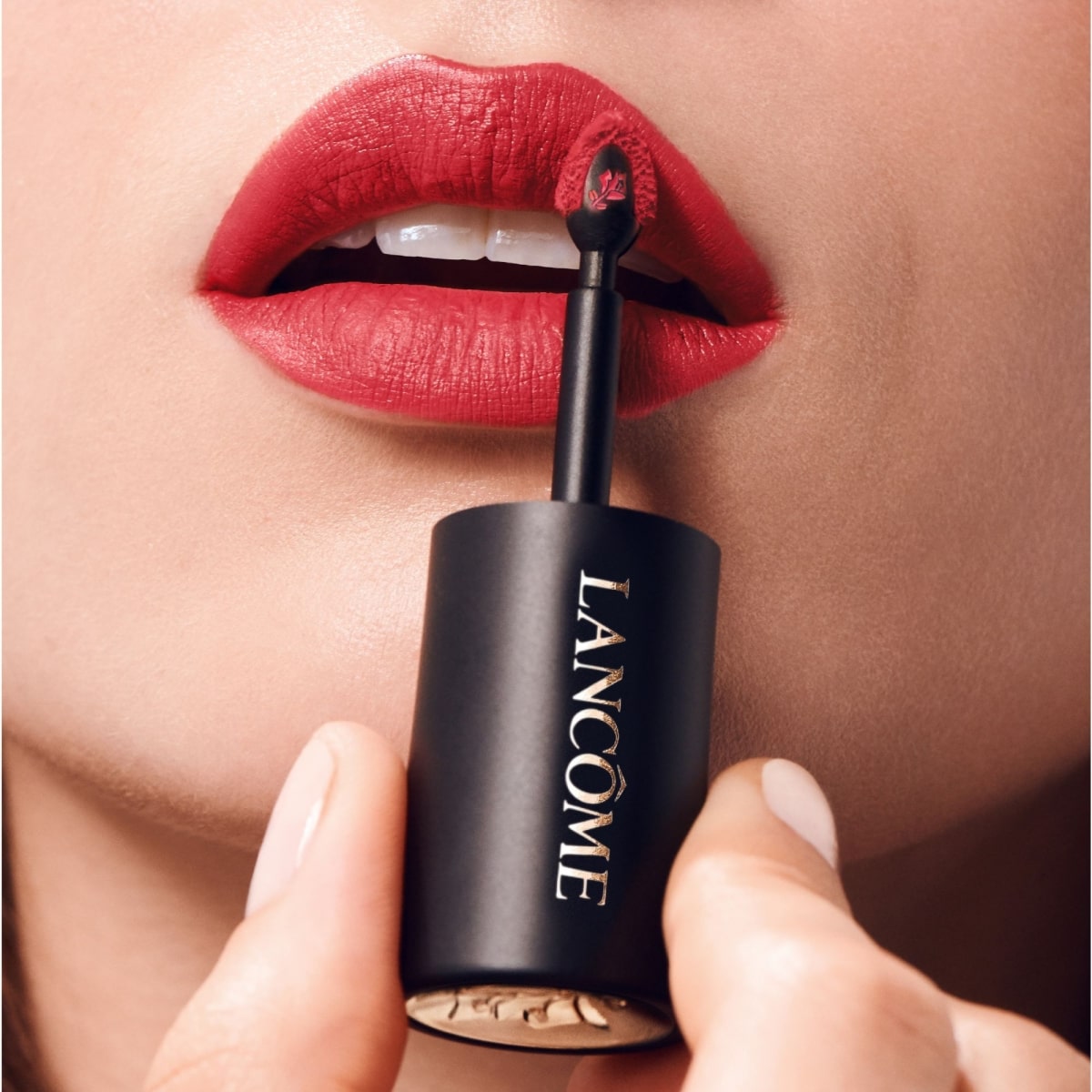 LANCÔME L'Absolu Rouge Drama Ink Encre à Lèvres Semi-Mate Longue Tenue
