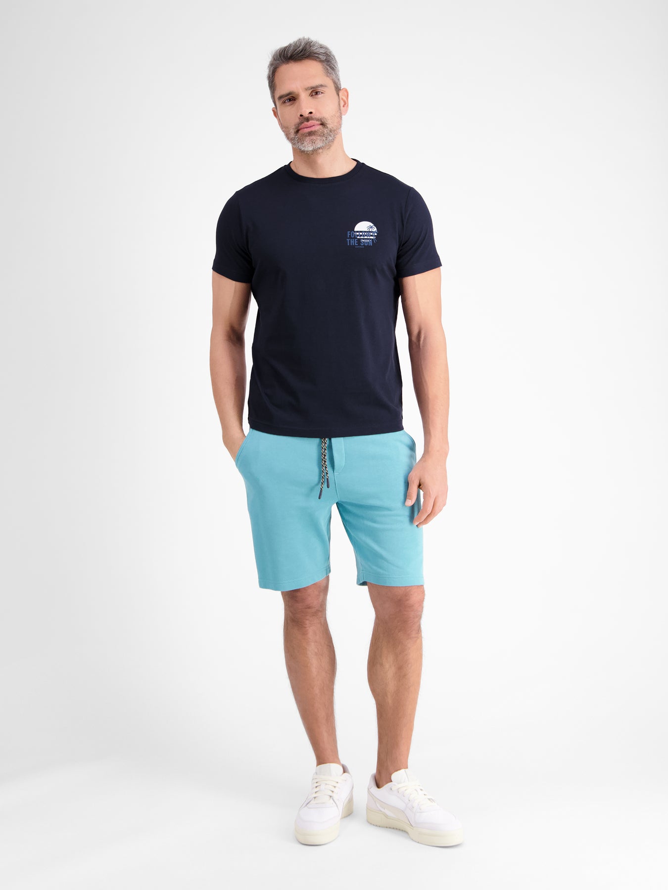 T-Shirt mit Brustprint *Follow the sun*