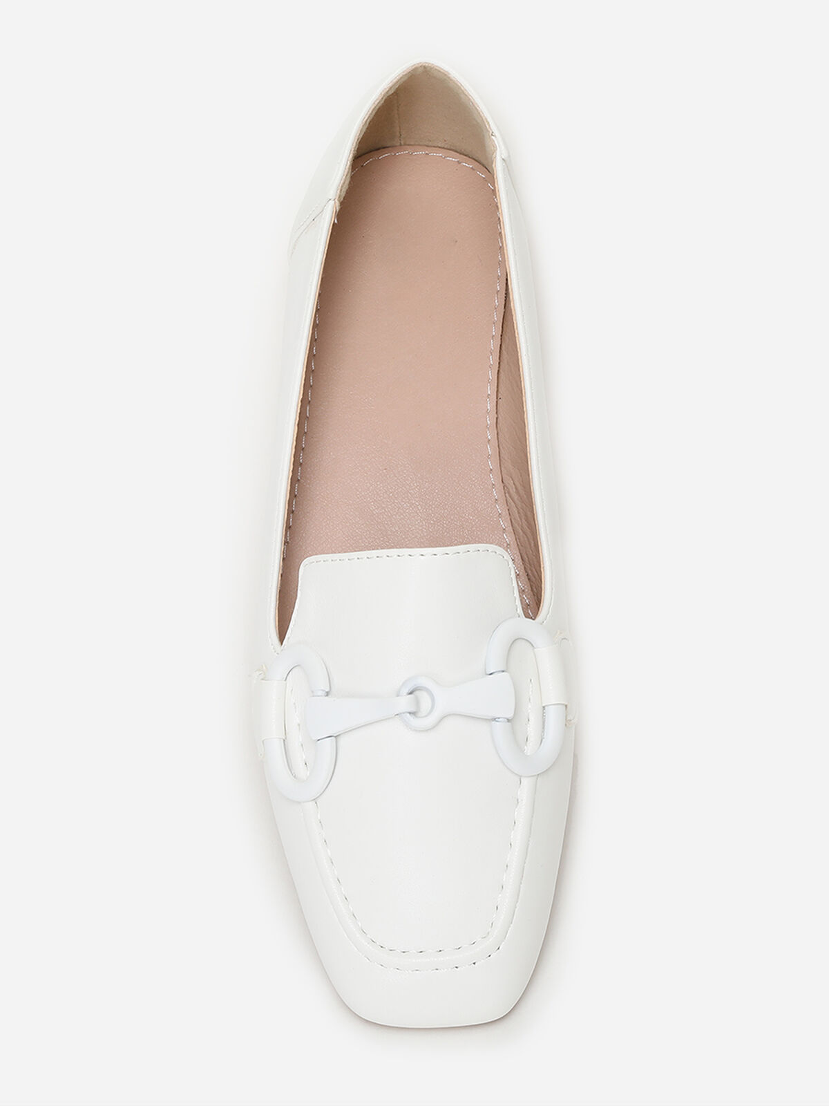 Mocassins à bride métallique et surpiqûres- Blanc