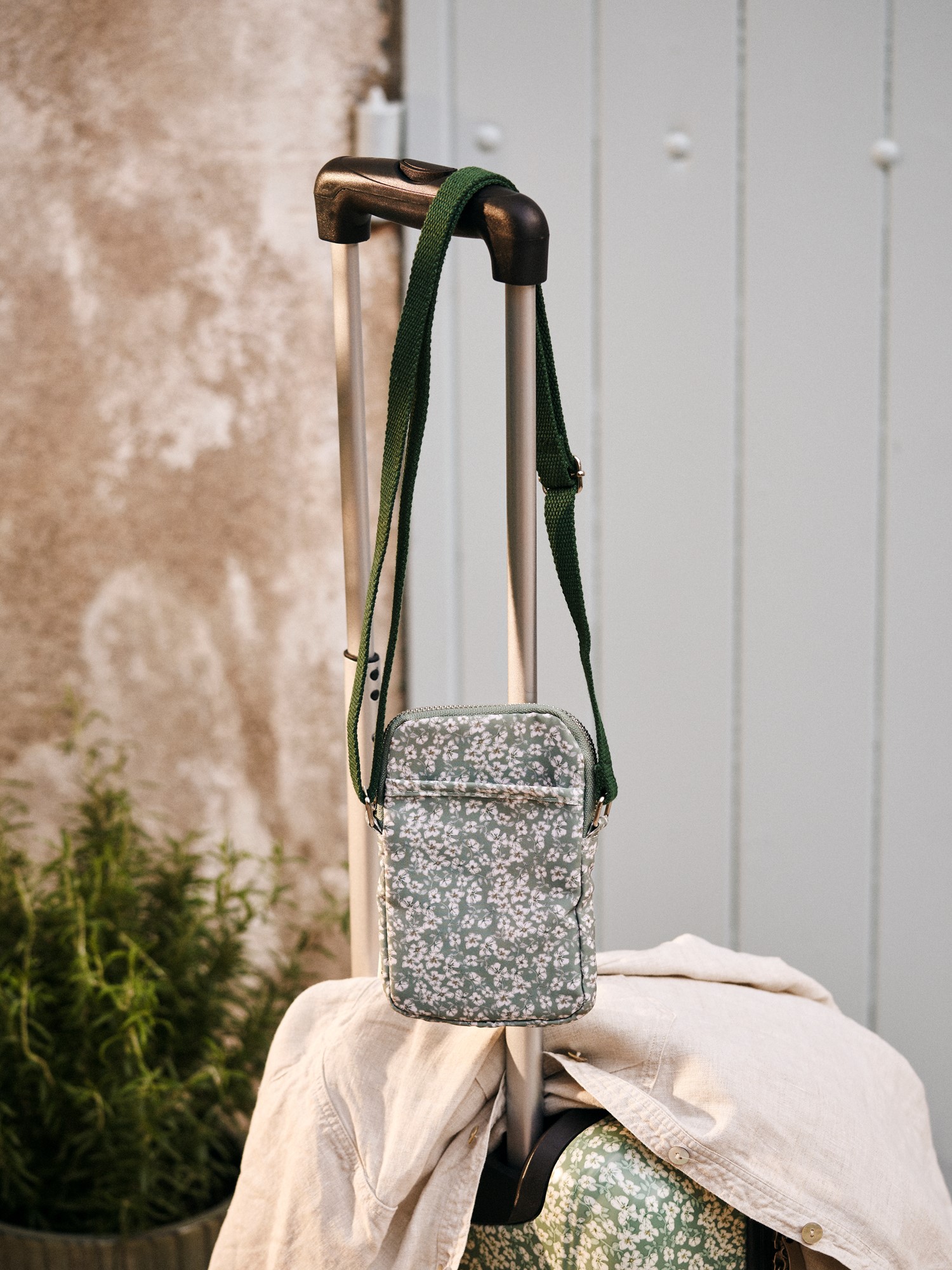 Crossbody-taske | Polyester. 12 x 18,5 cm.  | Dusty Green