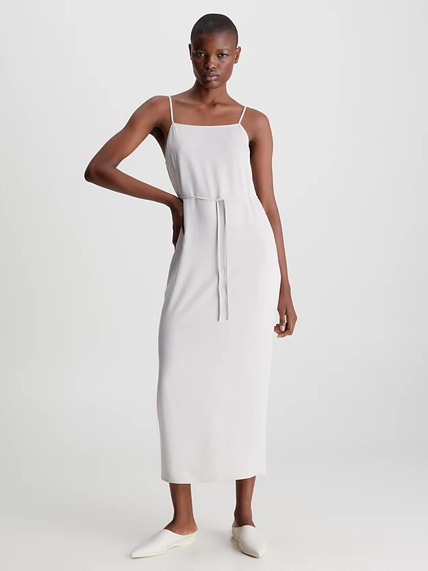 Vestido midi de crepe estilo slip
