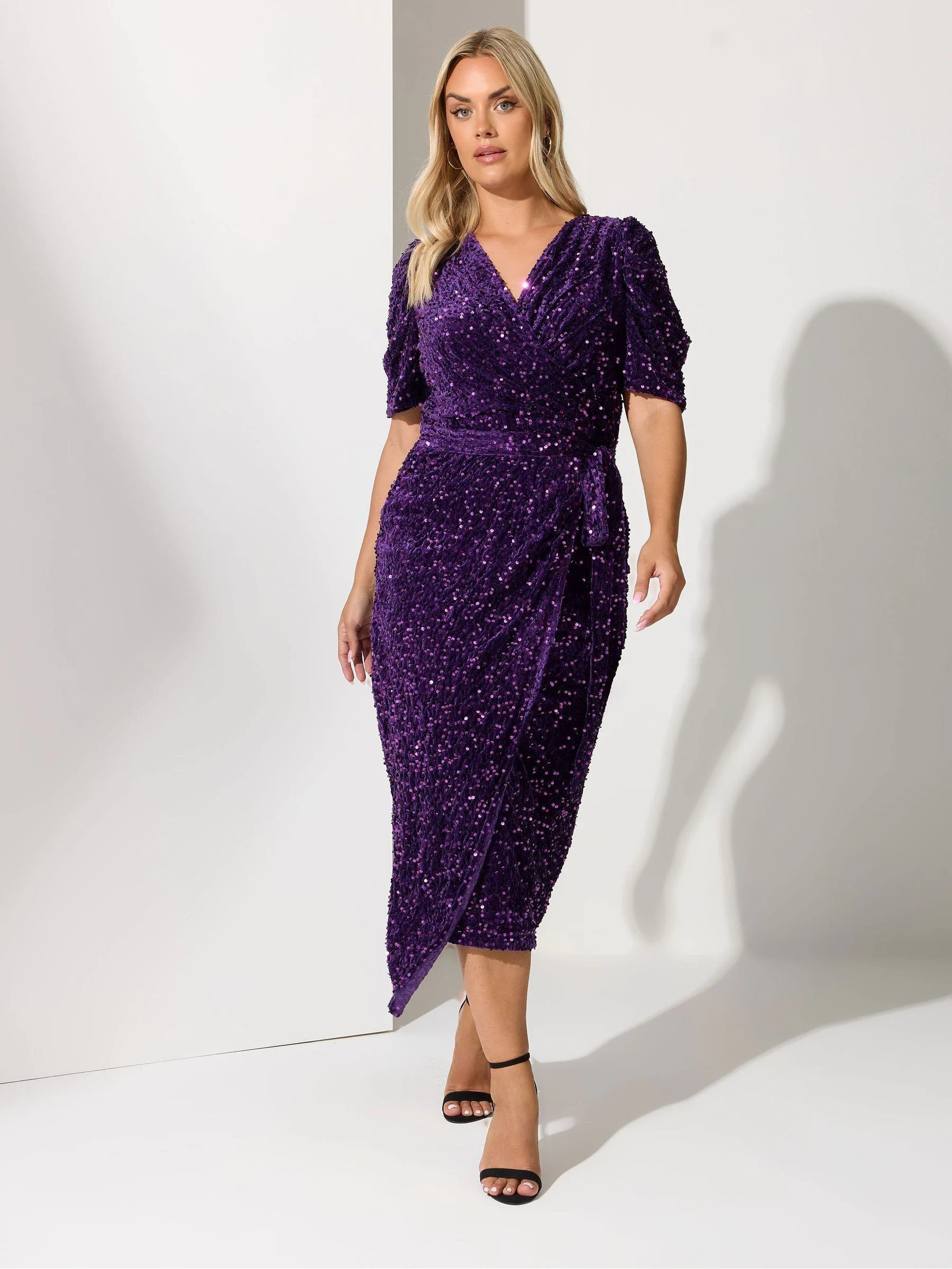 Paars - Yours Curve London Pailletten Fluwelen Wikkeljurk met Pofmouwen