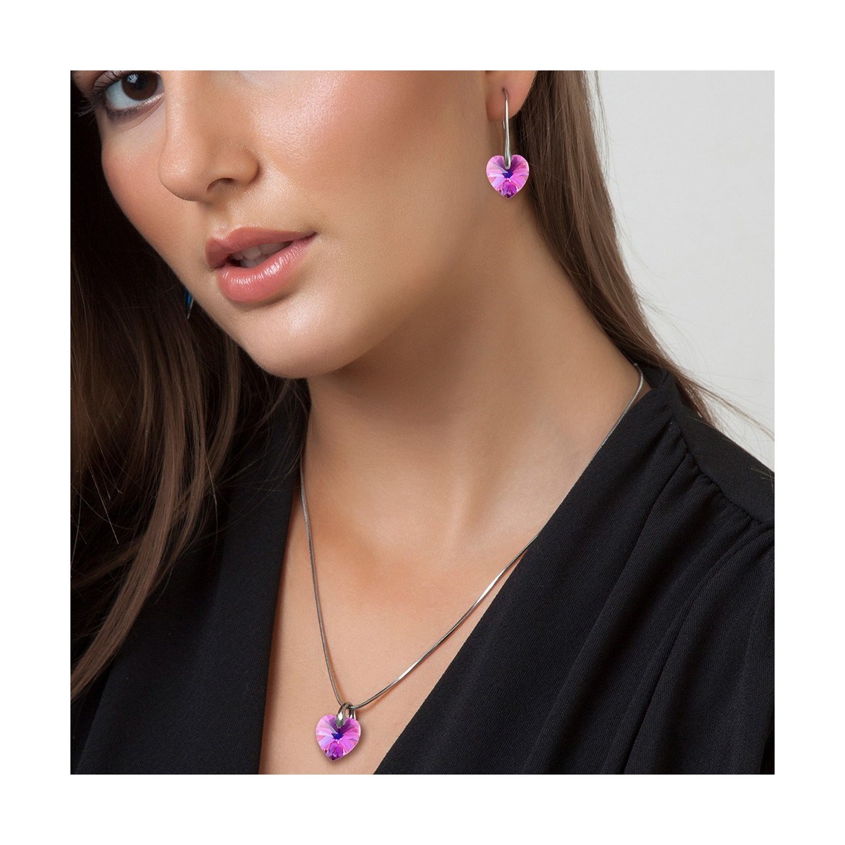 Parure collier et boucles d'oreilles coeurs irisés SC Crystal orneés de Cristaux scintillants