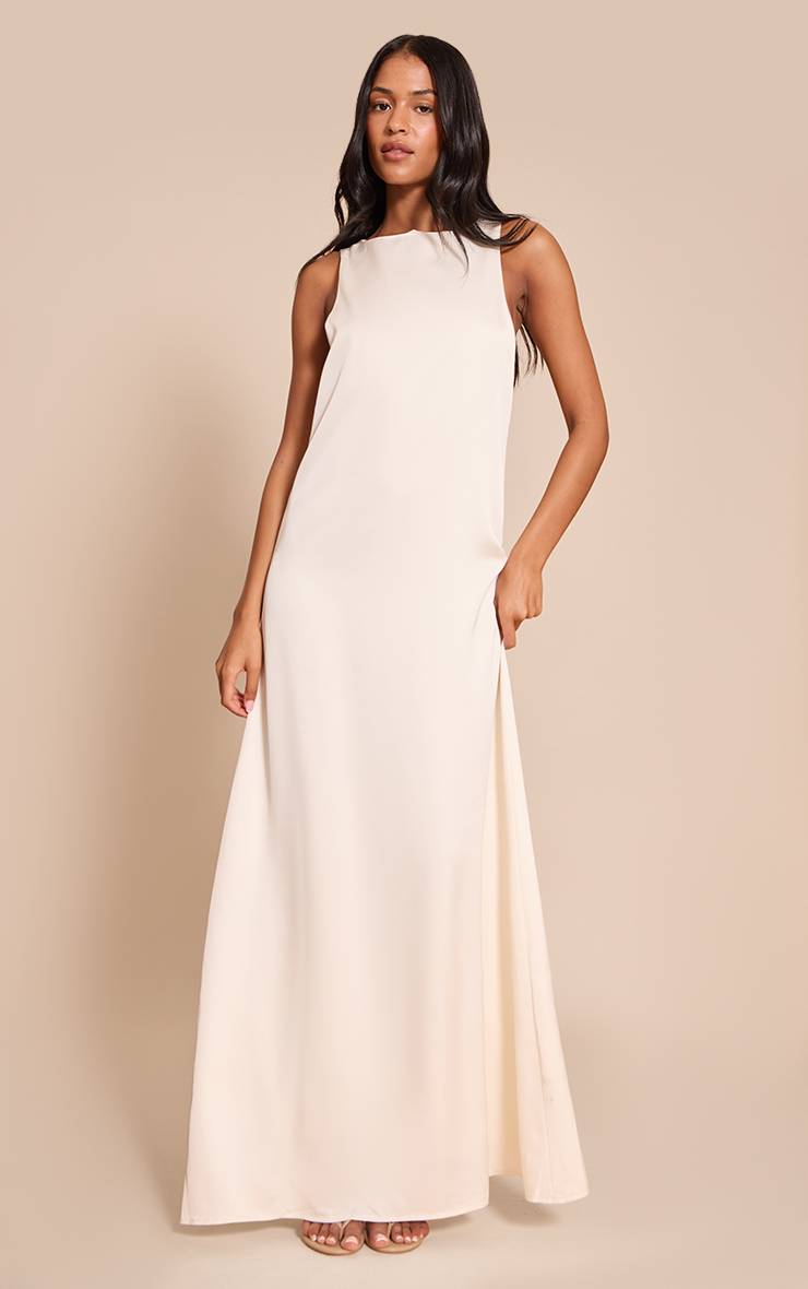 Crème Robe Longue Satinée Col Bateau Sans Manches Coupe Tall