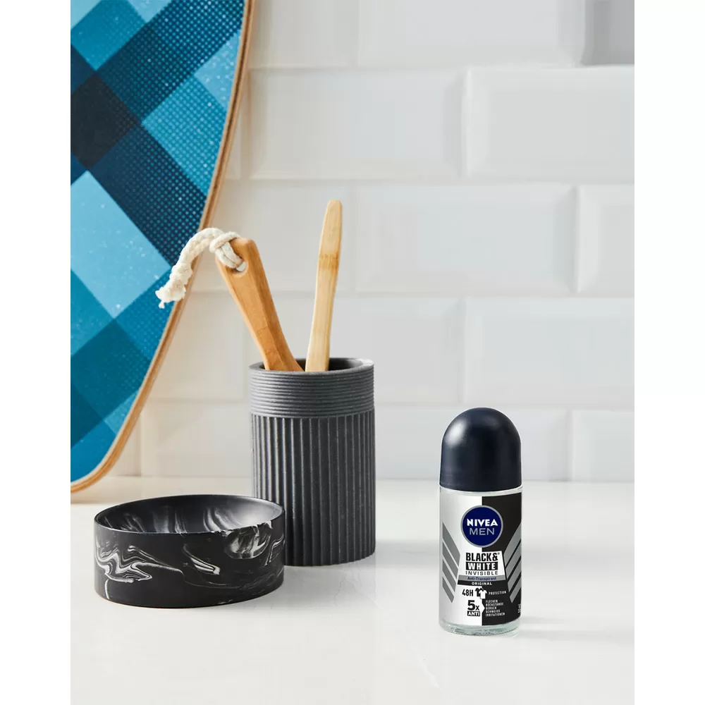 Nivea Men Black & White Invisible Original Deo Roll On - 50 ml.