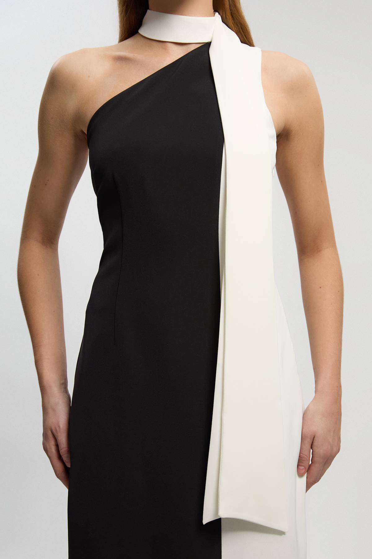 KarenMillen Robe Midi Ajustée Douce à Blocs de Couleur avec Nœud