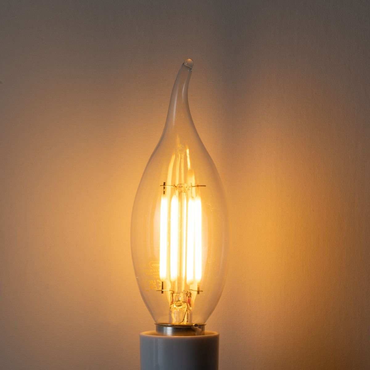 E14 dimbare LED lamp BXS35 helder 4W 450 lm 2200K