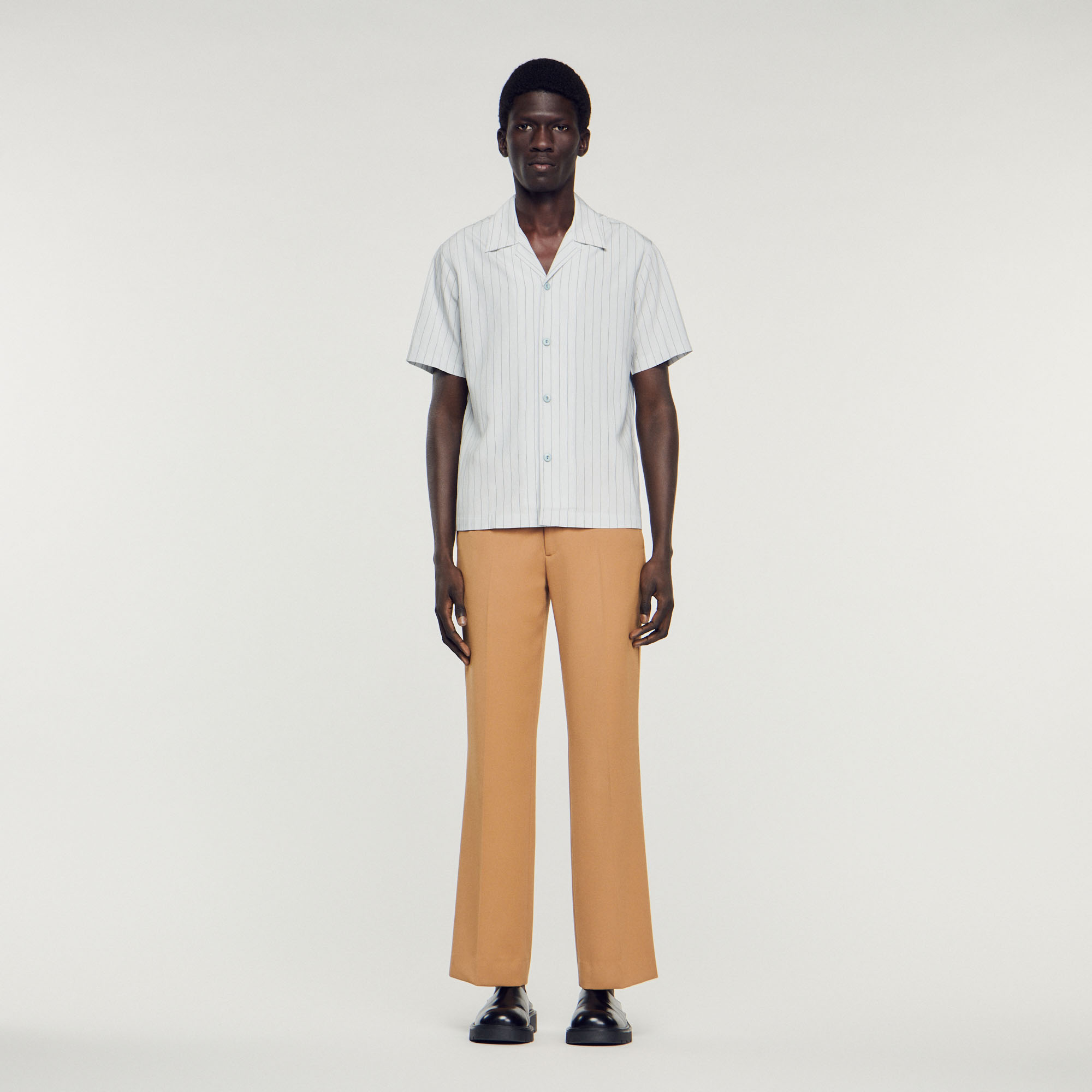 Chemise á manches courtes