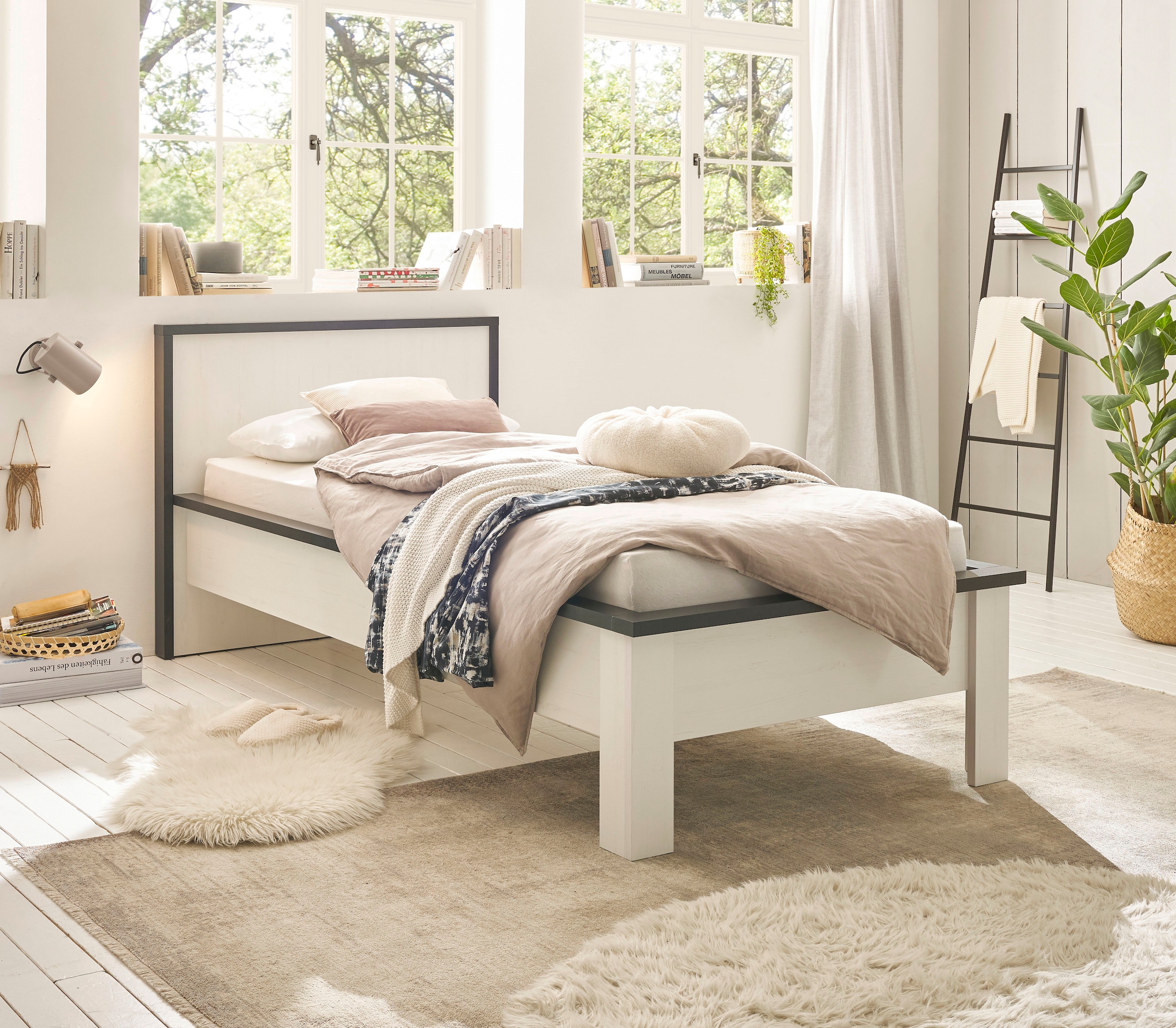 Home affaire Einzelbett »SHERWOOD Liegefläche 90/140 oder 180x200 cm« aus FSC®-zertifiziertem Holzwerkstoff, rustikaler Landhausstil