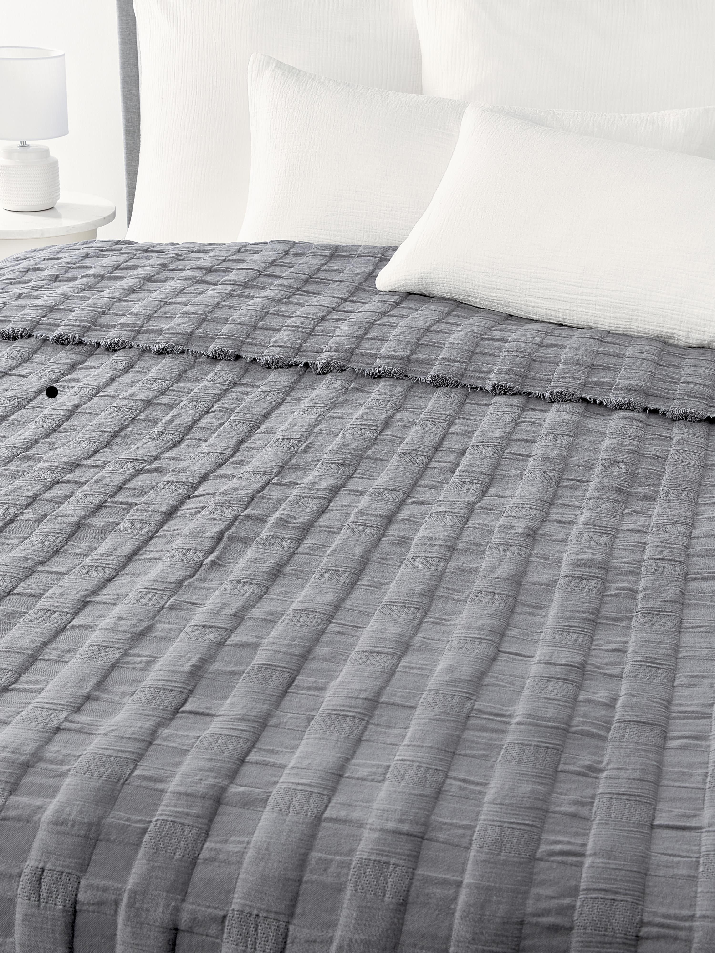 Bethany mousseline sprei met franjes
