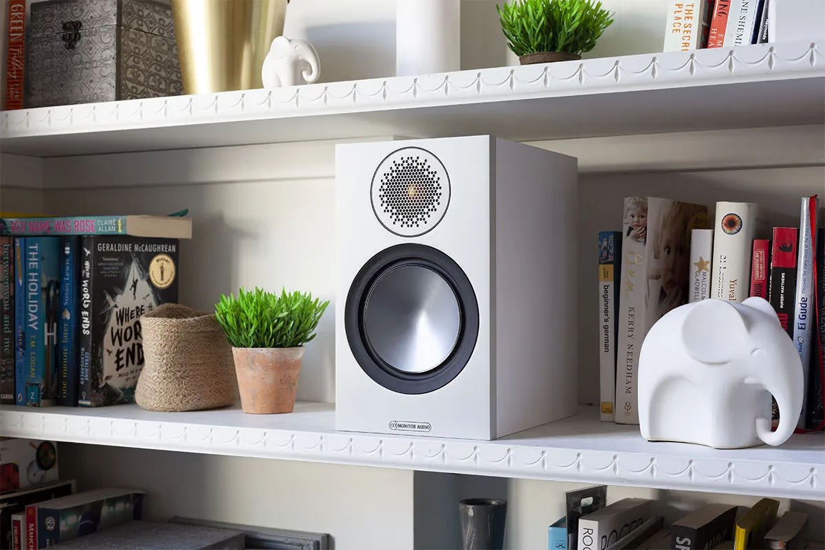 Marantz Cinema 60 DAB Silver Gold   Monitor Audio Bronze 500 HCM 5.0 Blanc Chaînes Grand Spectacle