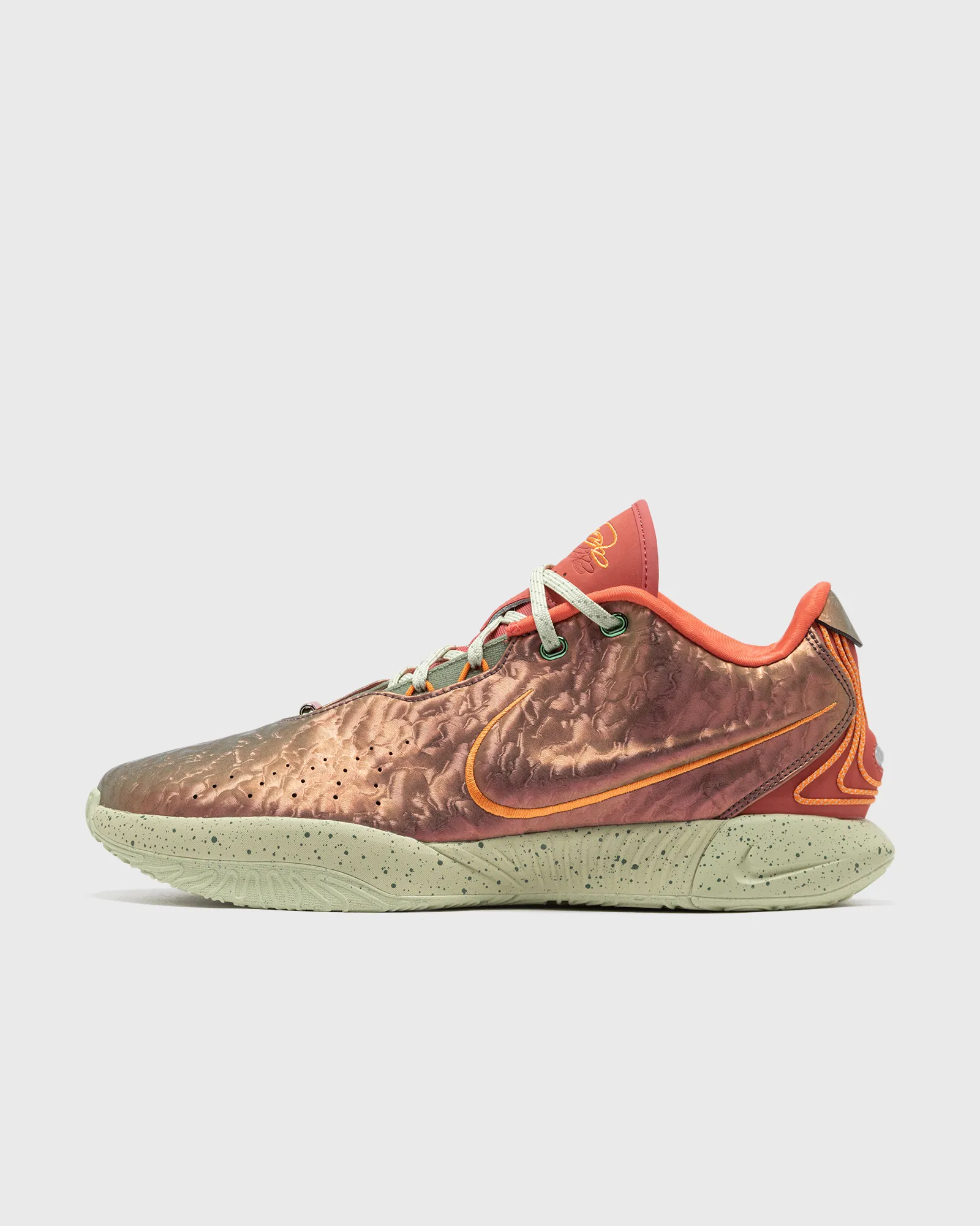 Nike LEBRON XXI