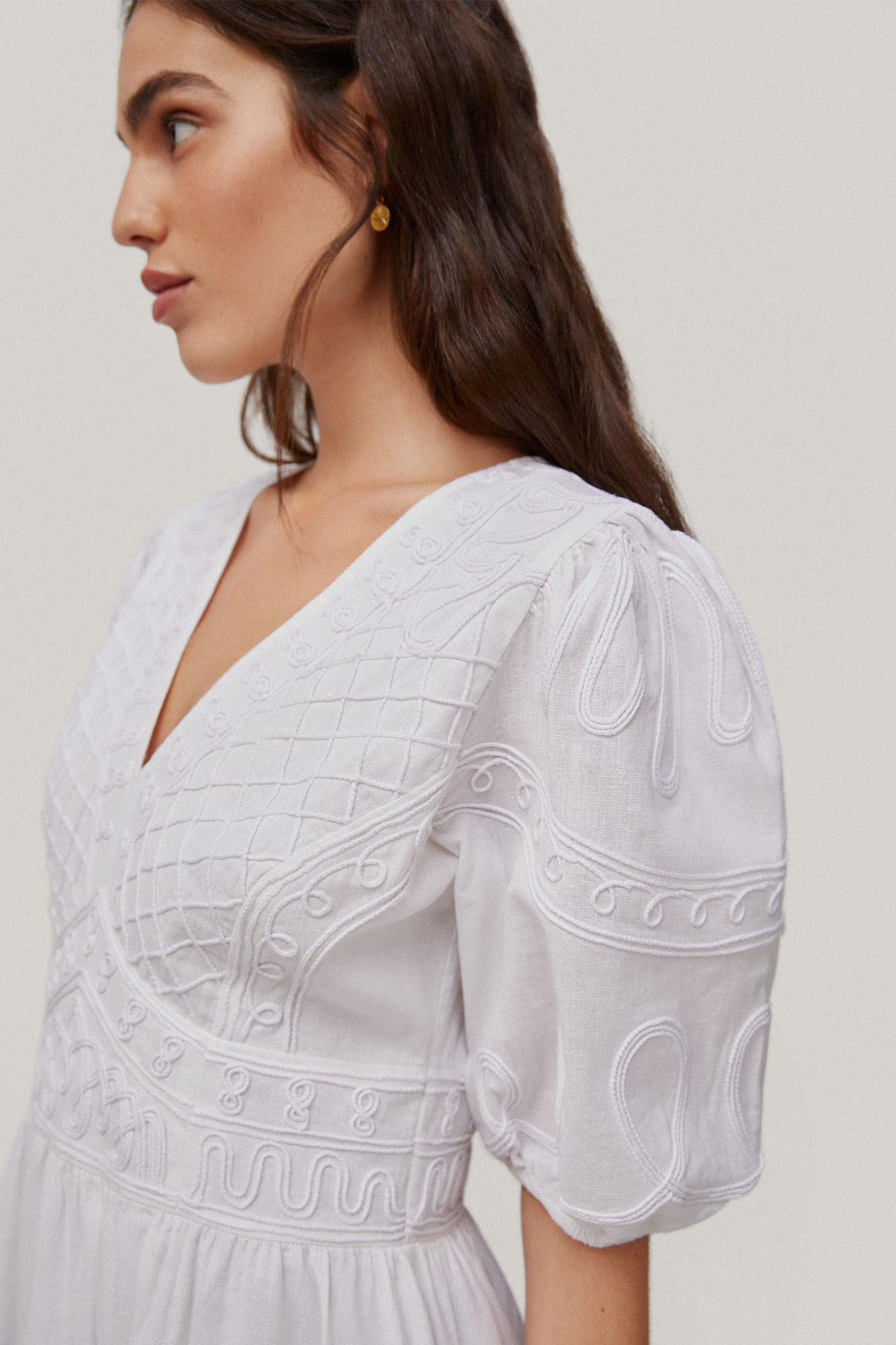 Vestido com bordado de fita - Branco-creme