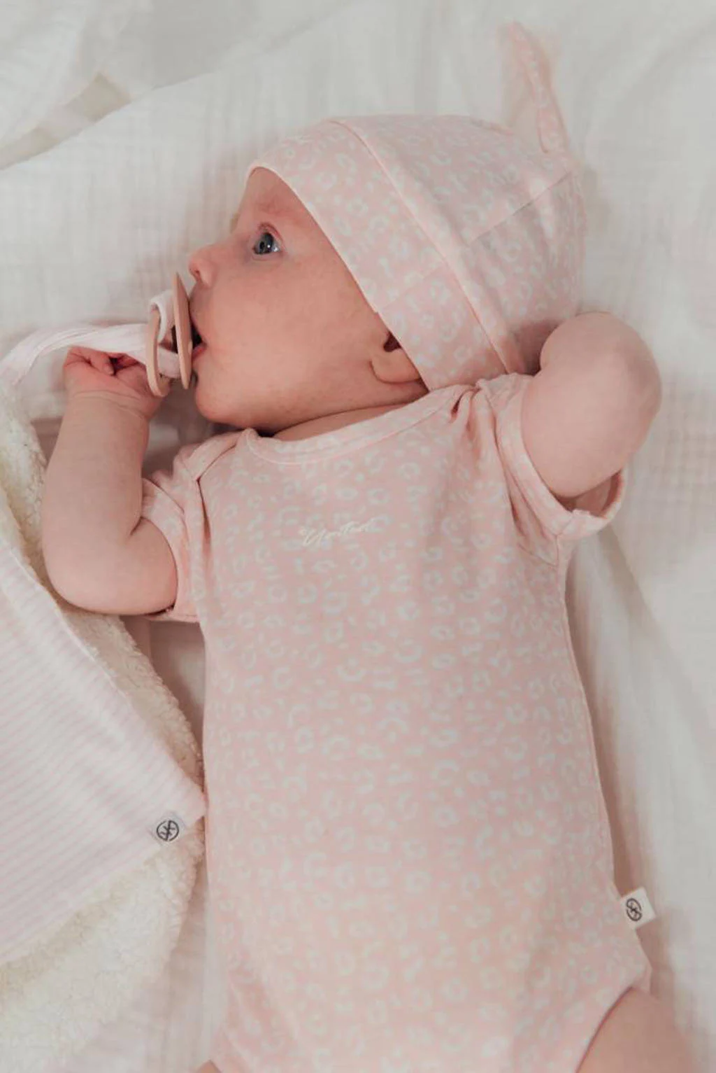 Born by Kiddo United romper roze/wit