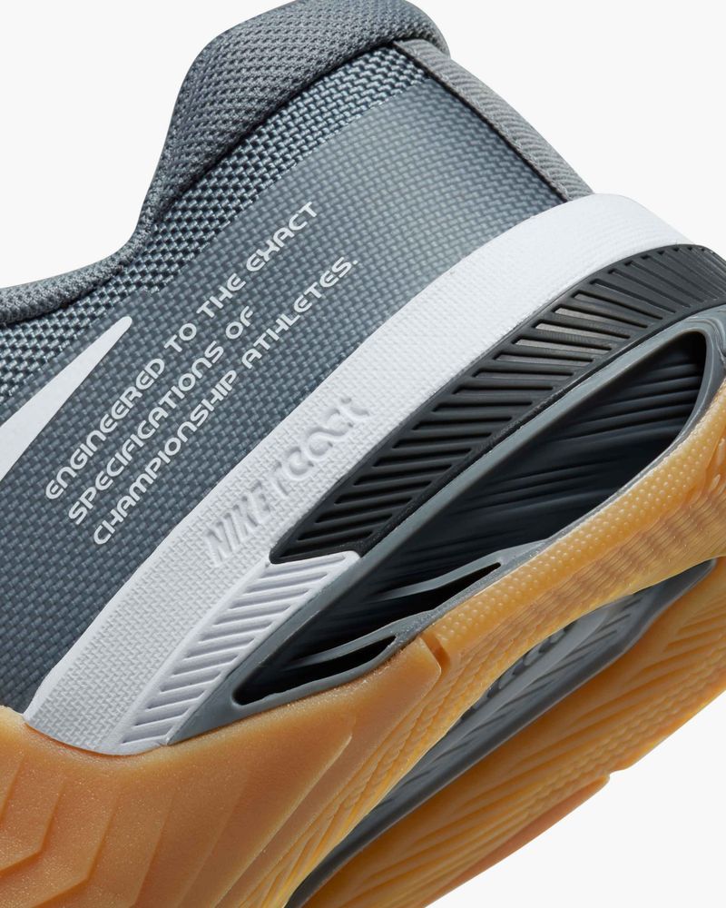 Chaussures de training Nike Metcon 8 Gris pour homme
